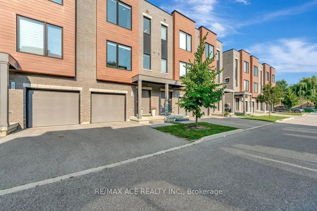 Front of Unit 4, 107 Concession Street