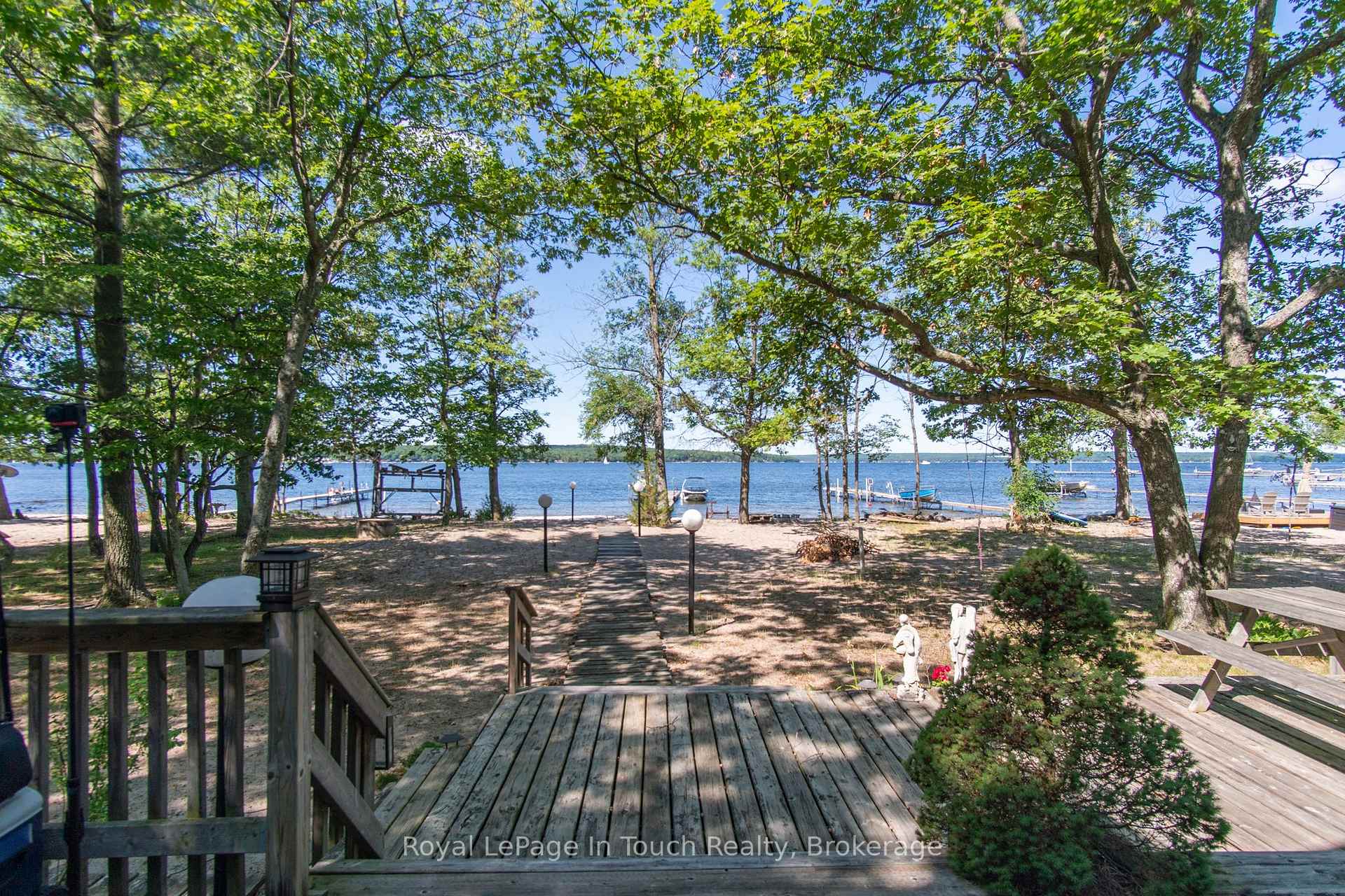 Front of 1264 Island 540