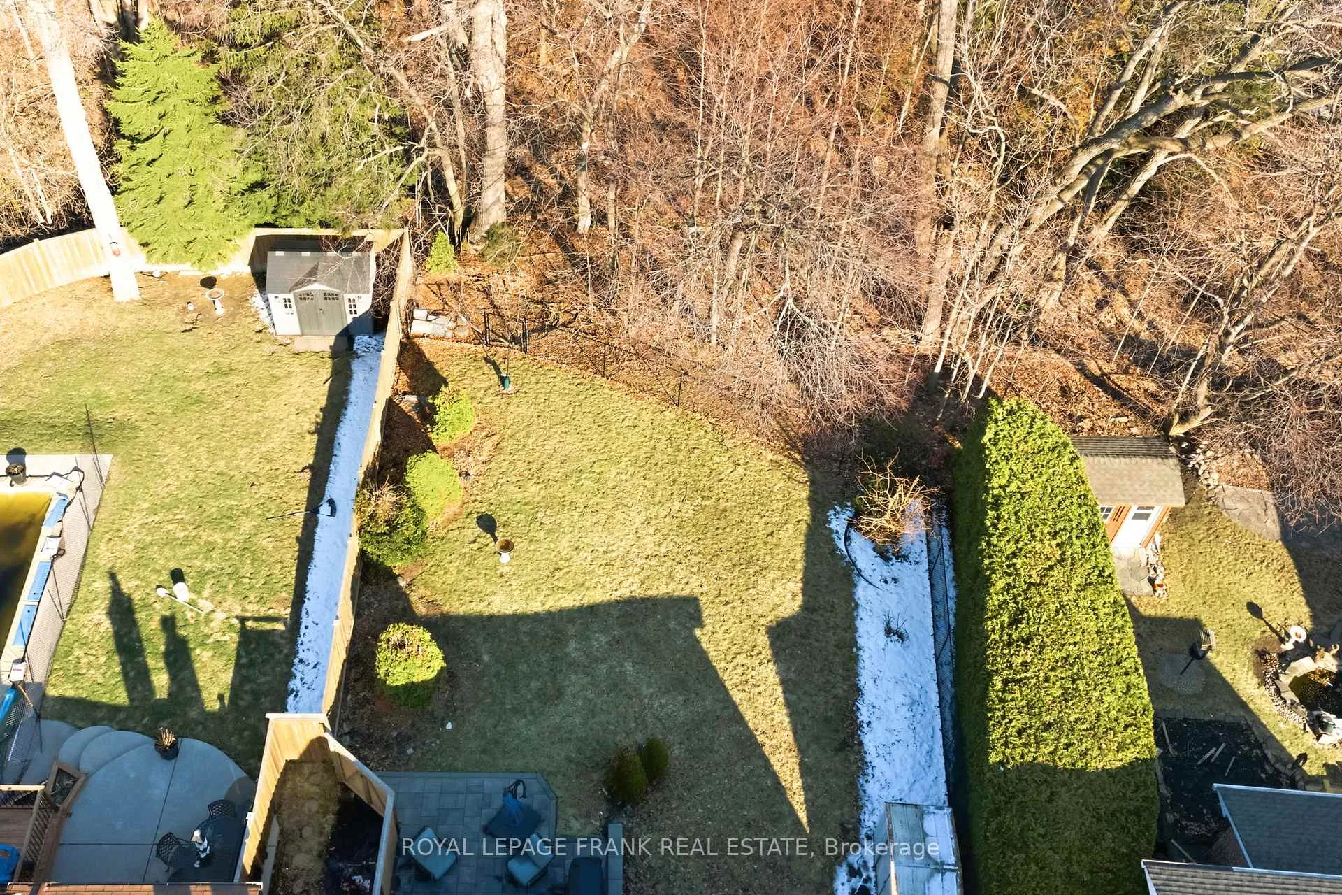 Photo 4 of 565 Charrington Avenue, Oshawa, Centennial — HOMEH