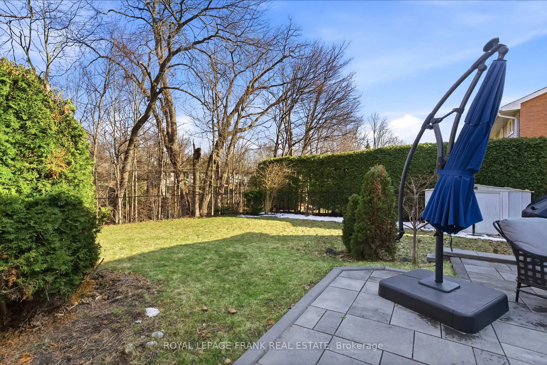 Photo 5 of 565 Charrington Avenue, Oshawa, Centennial — HOMEH