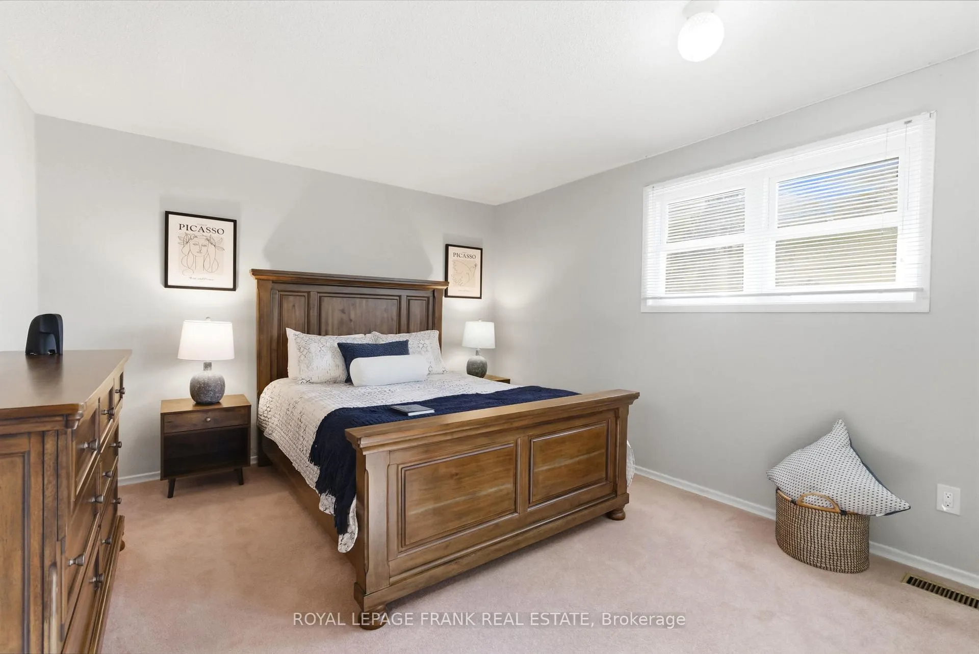 Photo 30 of 565 Charrington Avenue, Oshawa, Centennial — HOMEH