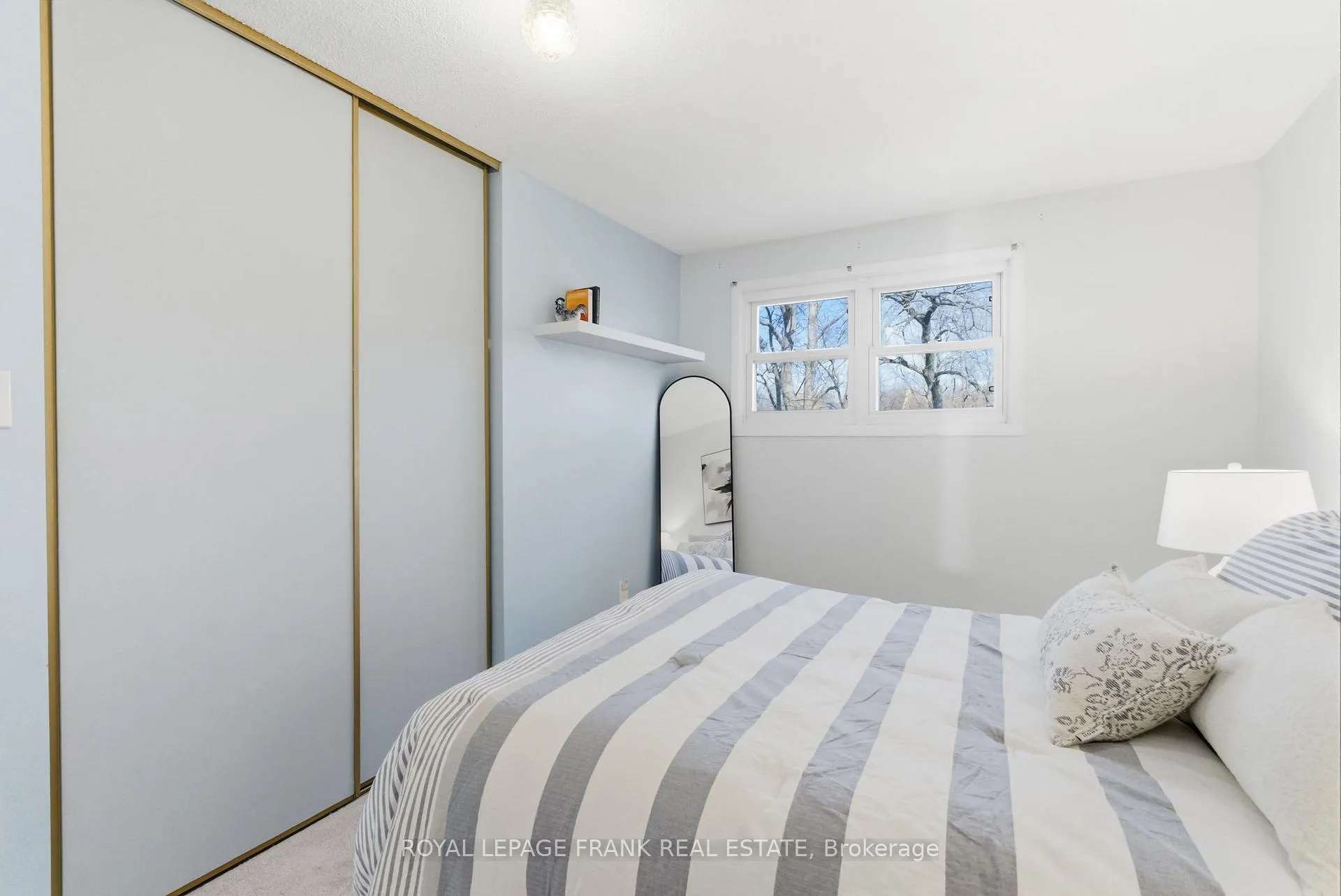 Photo 34 of 565 Charrington Avenue, Oshawa, Centennial — HOMEH