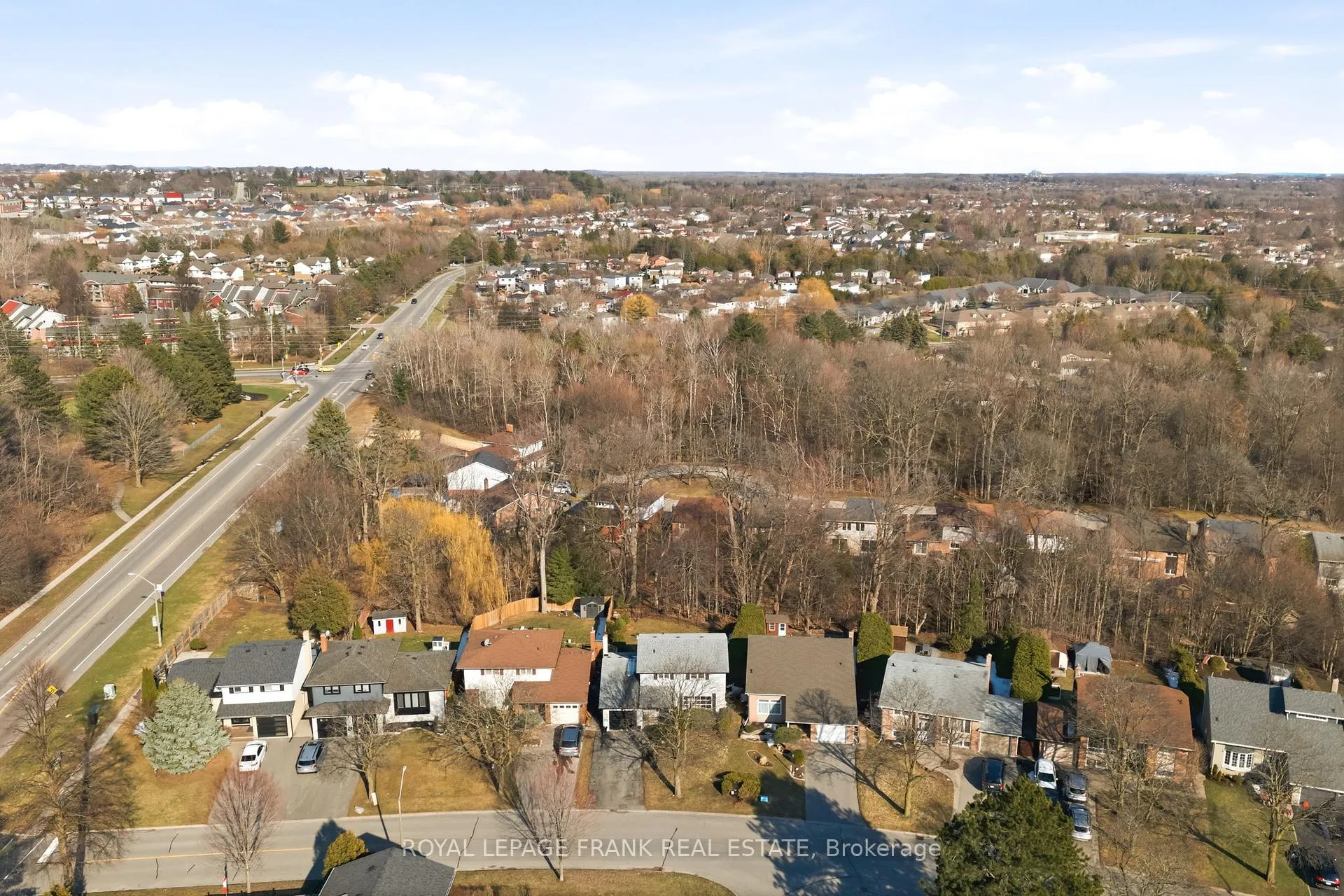 Photo 46 of 565 Charrington Avenue, Oshawa, Centennial — HOMEH