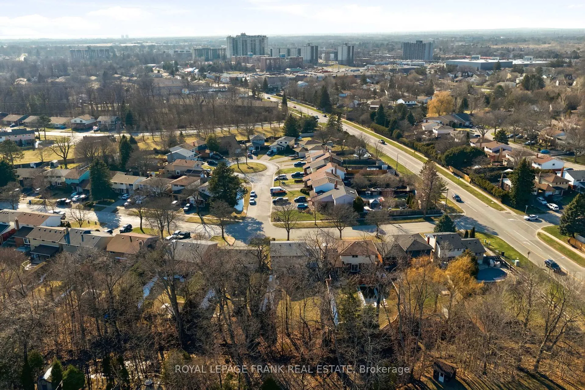 Photo 47 of 565 Charrington Avenue, Oshawa, Centennial — HOMEH