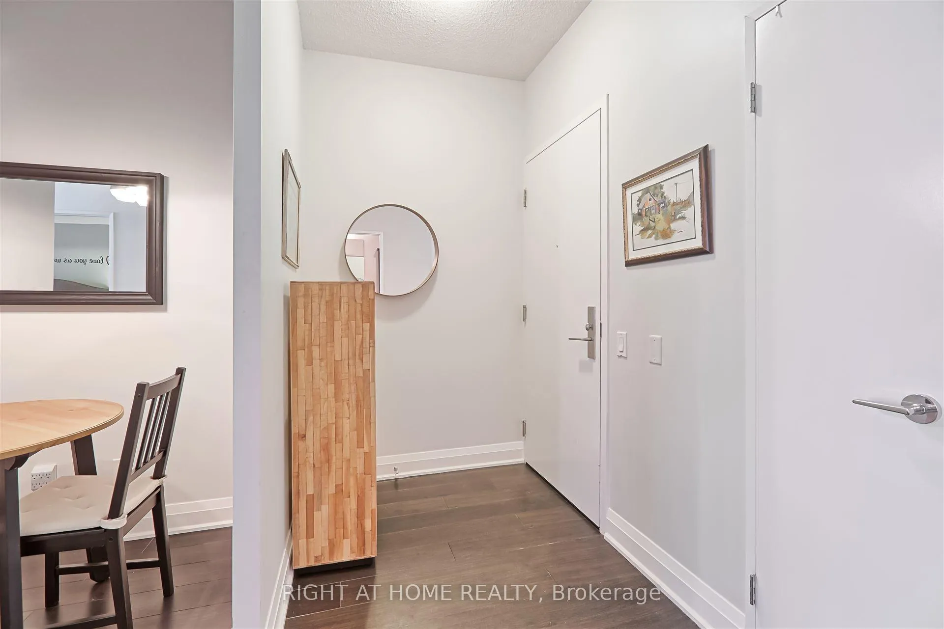 Photo 6 of Unit 908, 83 Redpath Avenue, Toronto, Mount Pleasant West — HOMEH