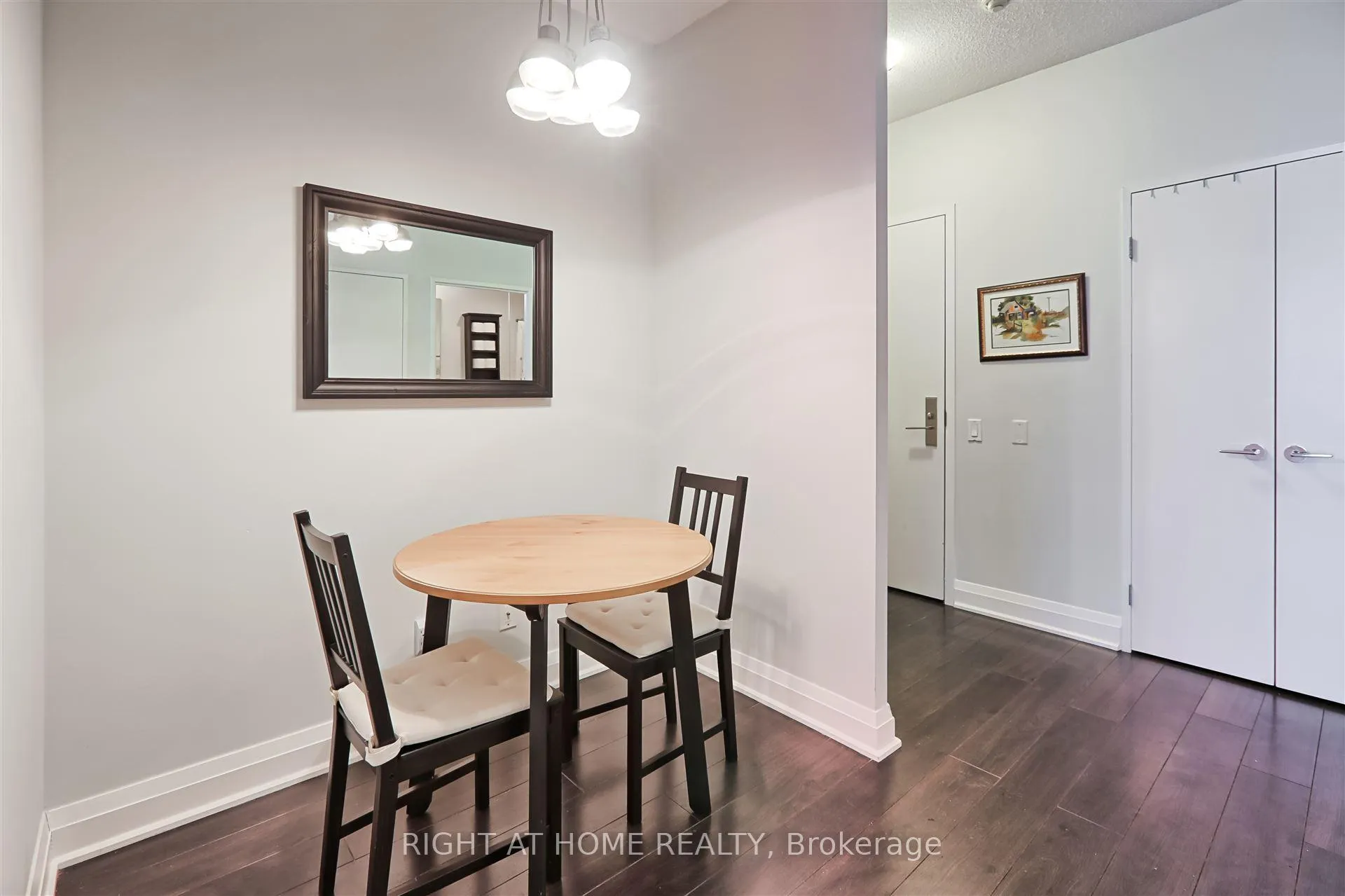Photo 7 of Unit 908, 83 Redpath Avenue, Toronto, Mount Pleasant West — HOMEH