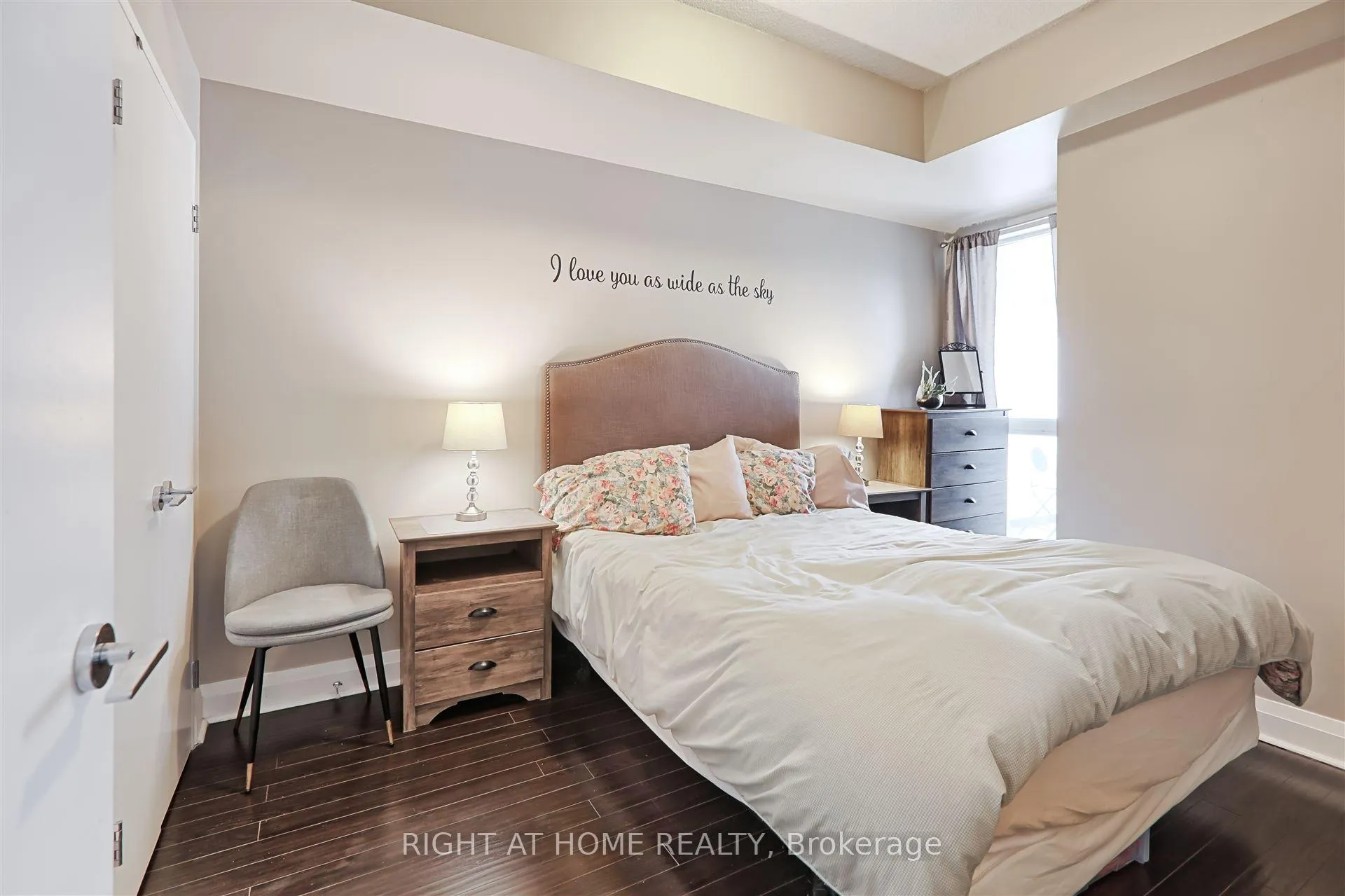 Photo 13 of Unit 908, 83 Redpath Avenue, Toronto, Mount Pleasant West — HOMEH