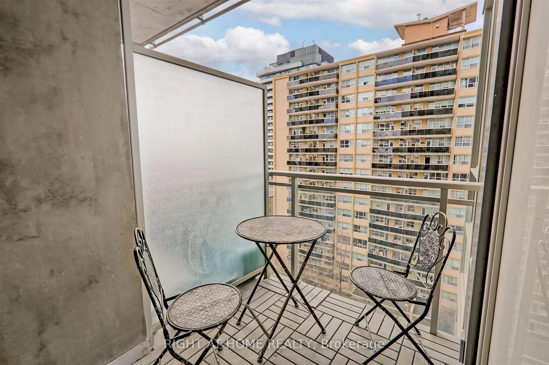 Photo 17 of Unit 908, 83 Redpath Avenue, Toronto, Mount Pleasant West — HOMEH