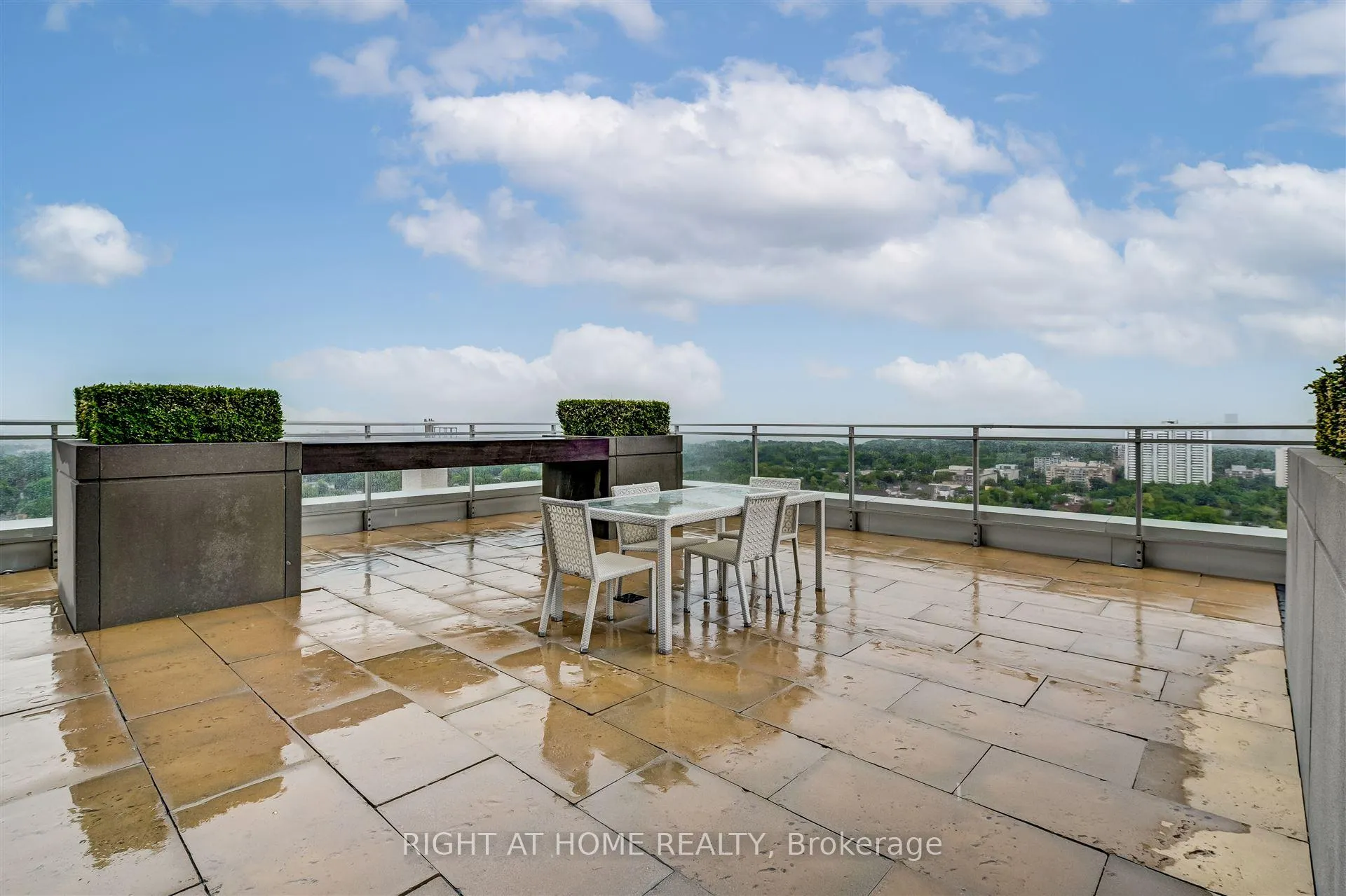 Photo 26 of Unit 908, 83 Redpath Avenue, Toronto, Mount Pleasant West — HOMEH