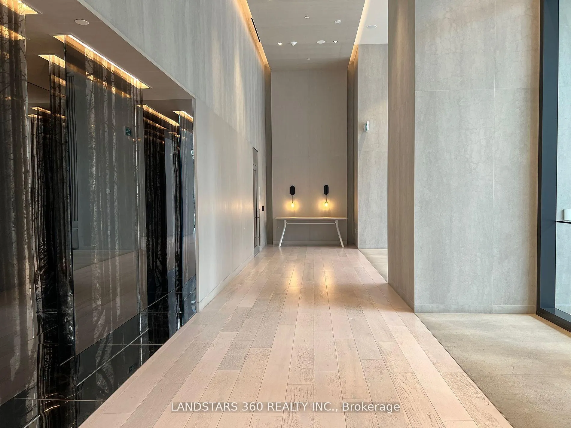 Photo 3 of Unit 6711, 55 Cooper Street, Toronto, Waterfront Communities — HOMEH