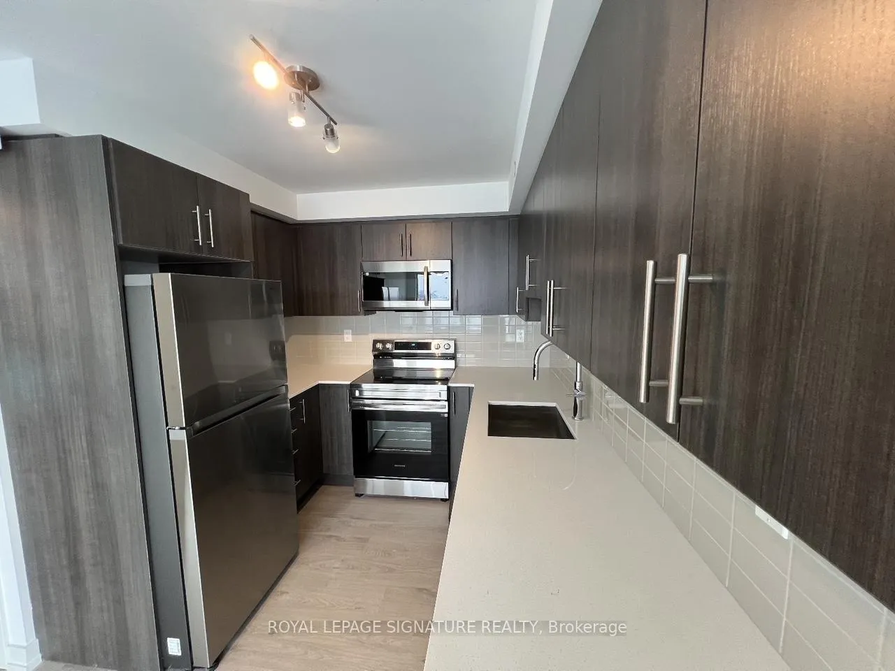 Photo 2 of Unit 2202, 1435 Celebration Drive, Pickering, Bay Ridges — HOMEH