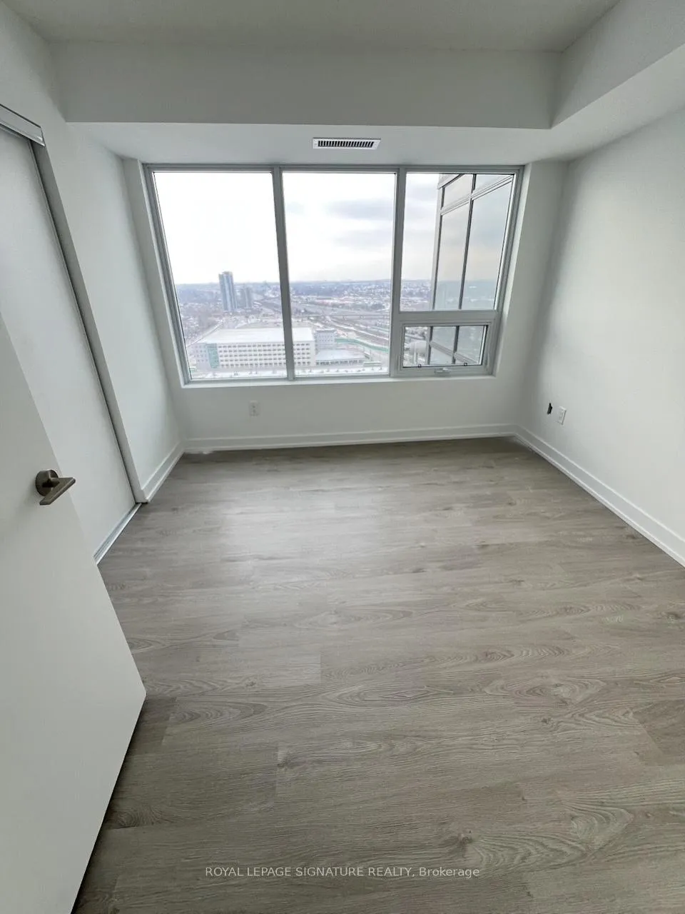 Photo 4 of Unit 2202, 1435 Celebration Drive, Pickering, Bay Ridges — HOMEH