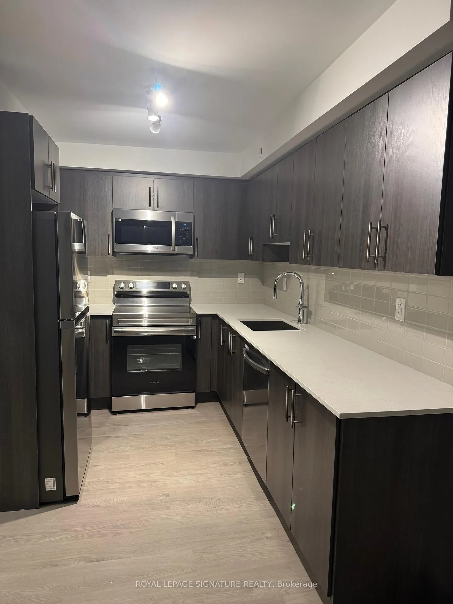 Photo 5 of Unit 2202, 1435 Celebration Drive, Pickering, Bay Ridges — HOMEH