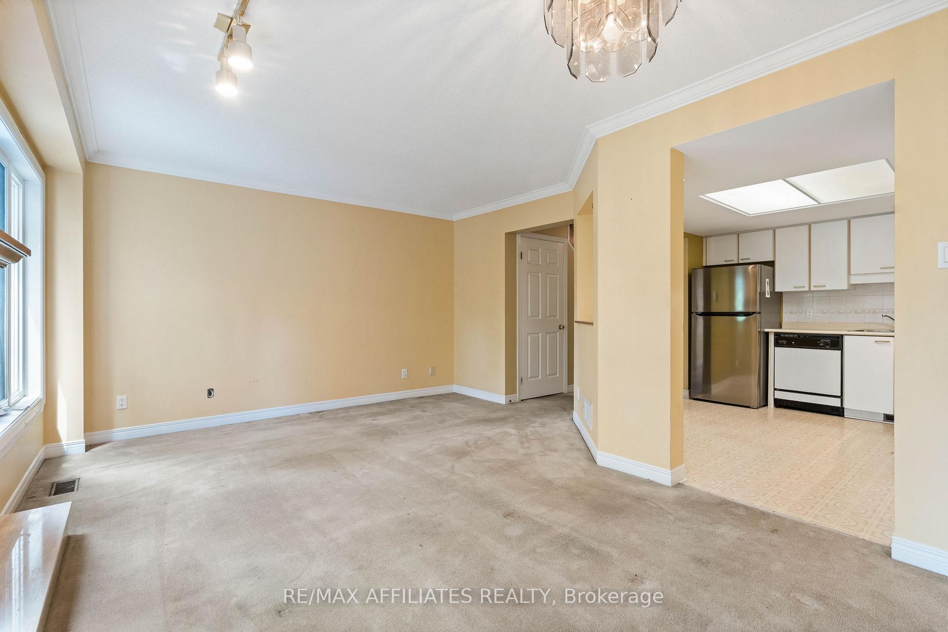 Photo 7 of 35 Locheland Crescent, Ottawa, Barrhaven East — HOMEH