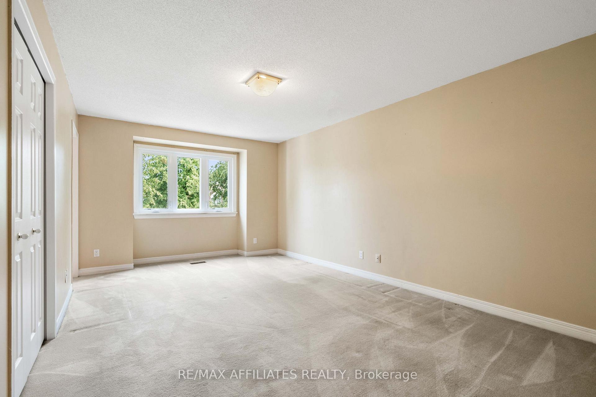 Photo 9 of 35 Locheland Crescent, Ottawa, Barrhaven East — HOMEH