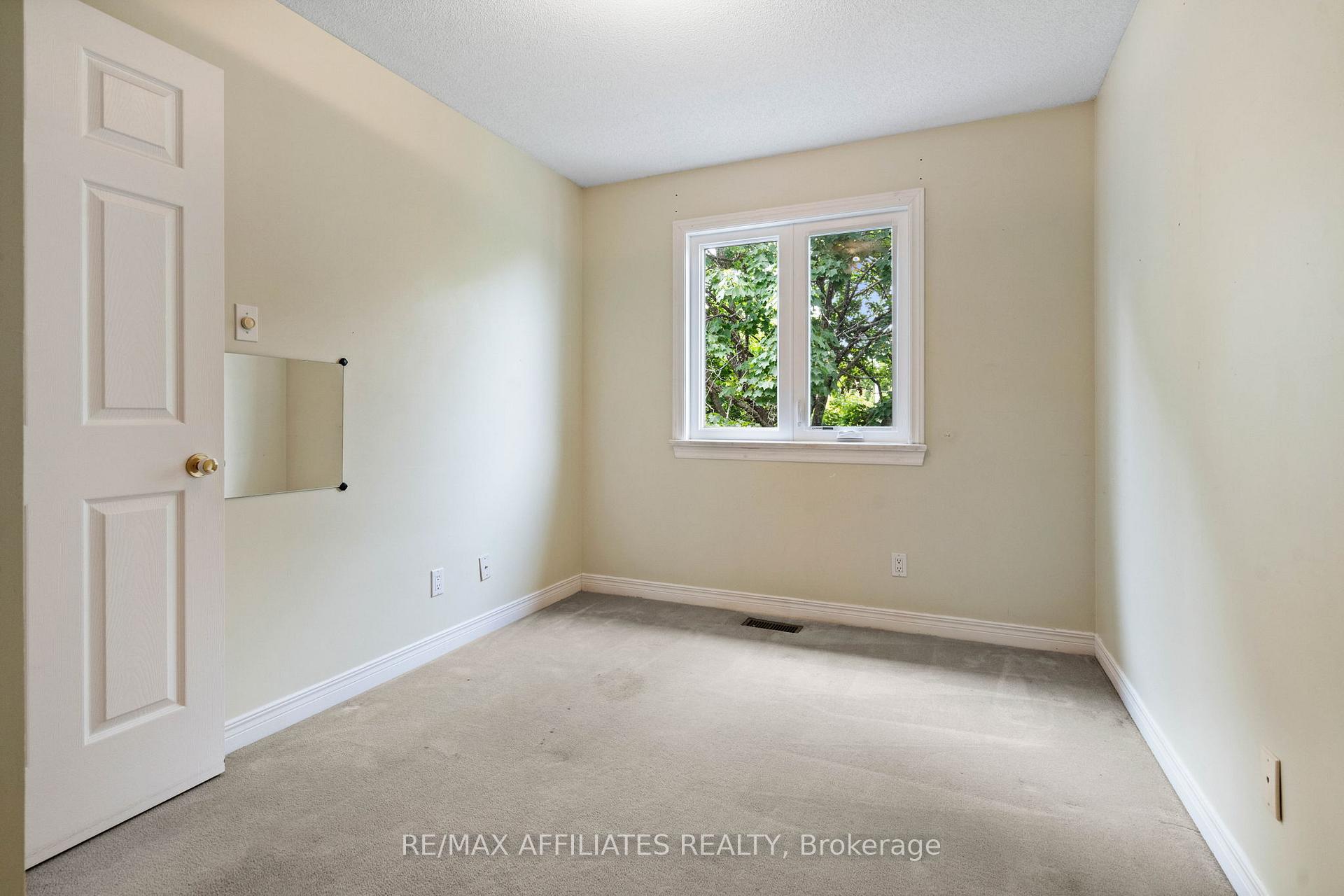 Photo 12 of 35 Locheland Crescent, Ottawa, Barrhaven East — HOMEH