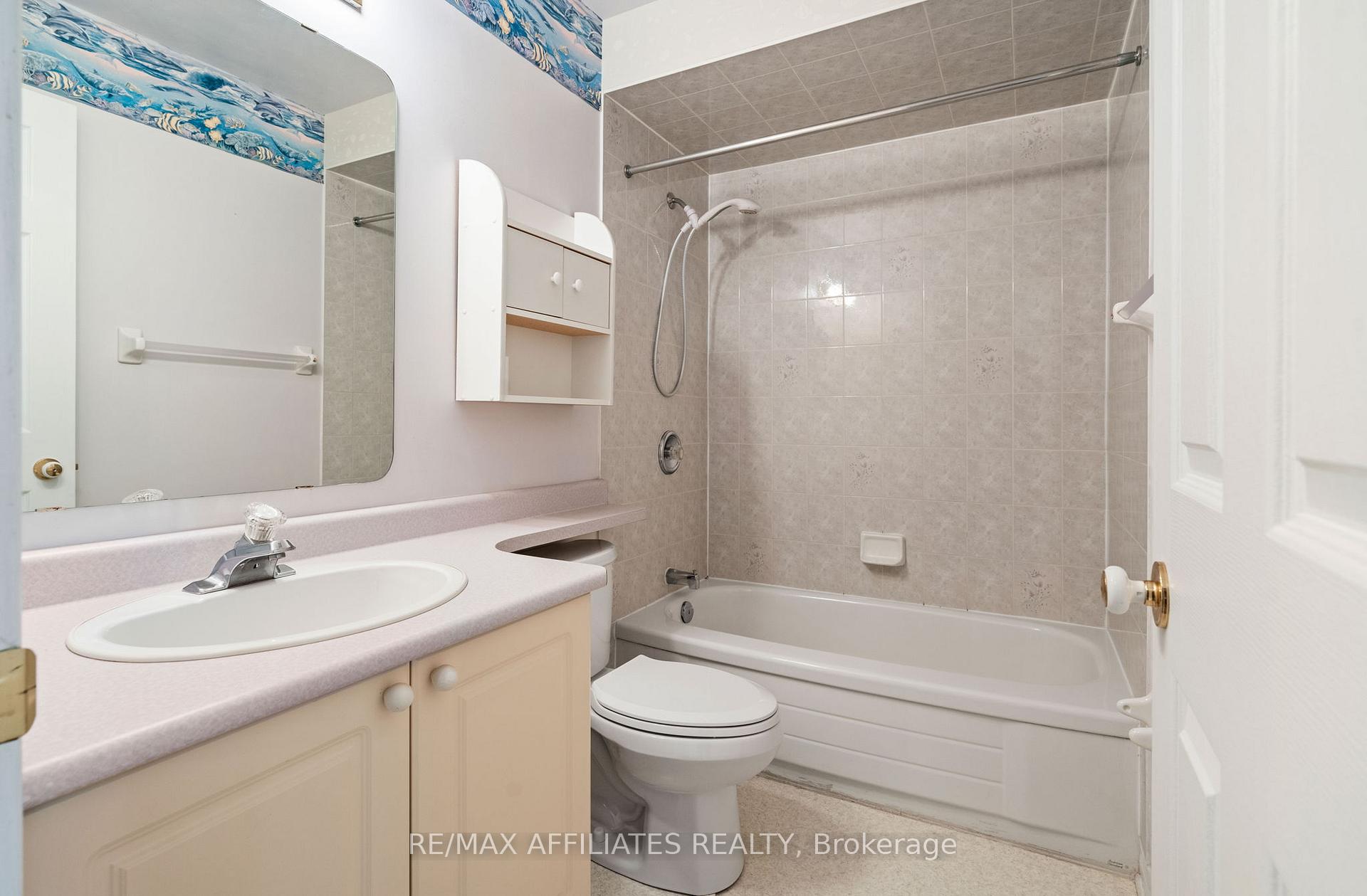 Photo 13 of 35 Locheland Crescent, Ottawa, Barrhaven East — HOMEH