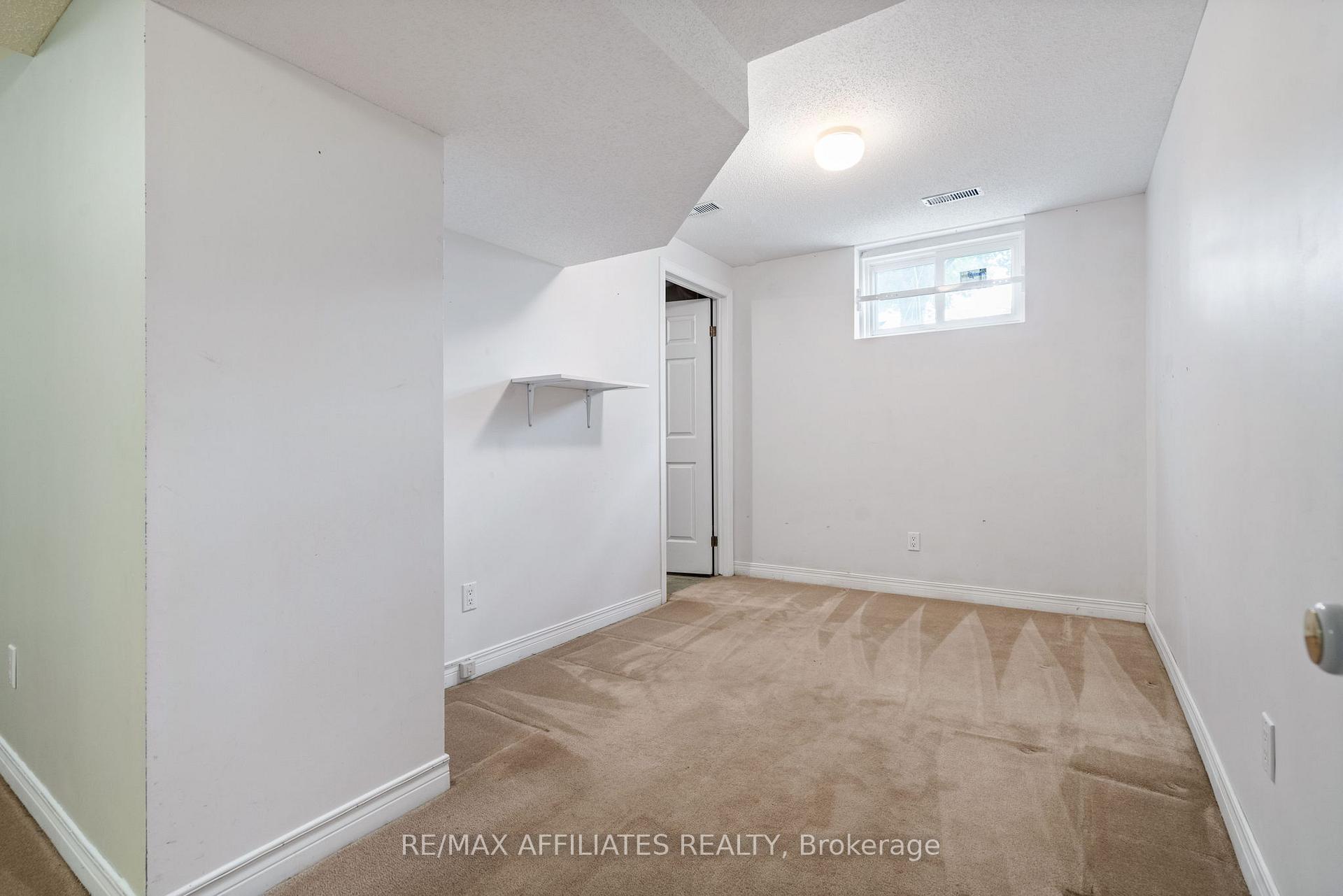 Photo 15 of 35 Locheland Crescent, Ottawa, Barrhaven East — HOMEH