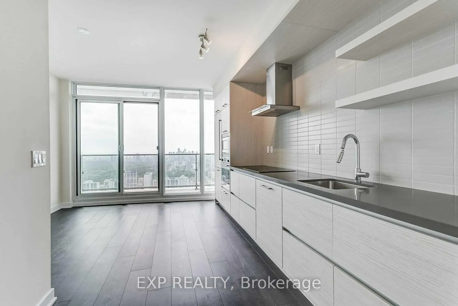 Photo 6 of Unit 1306, 2221 yonge Street, Toronto, Mount Pleasant West — HOMEH