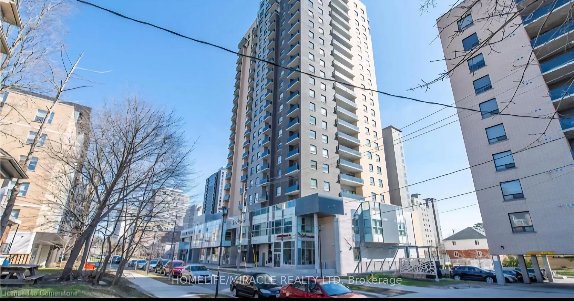 Front of Unit 709, 318 Spruce Street