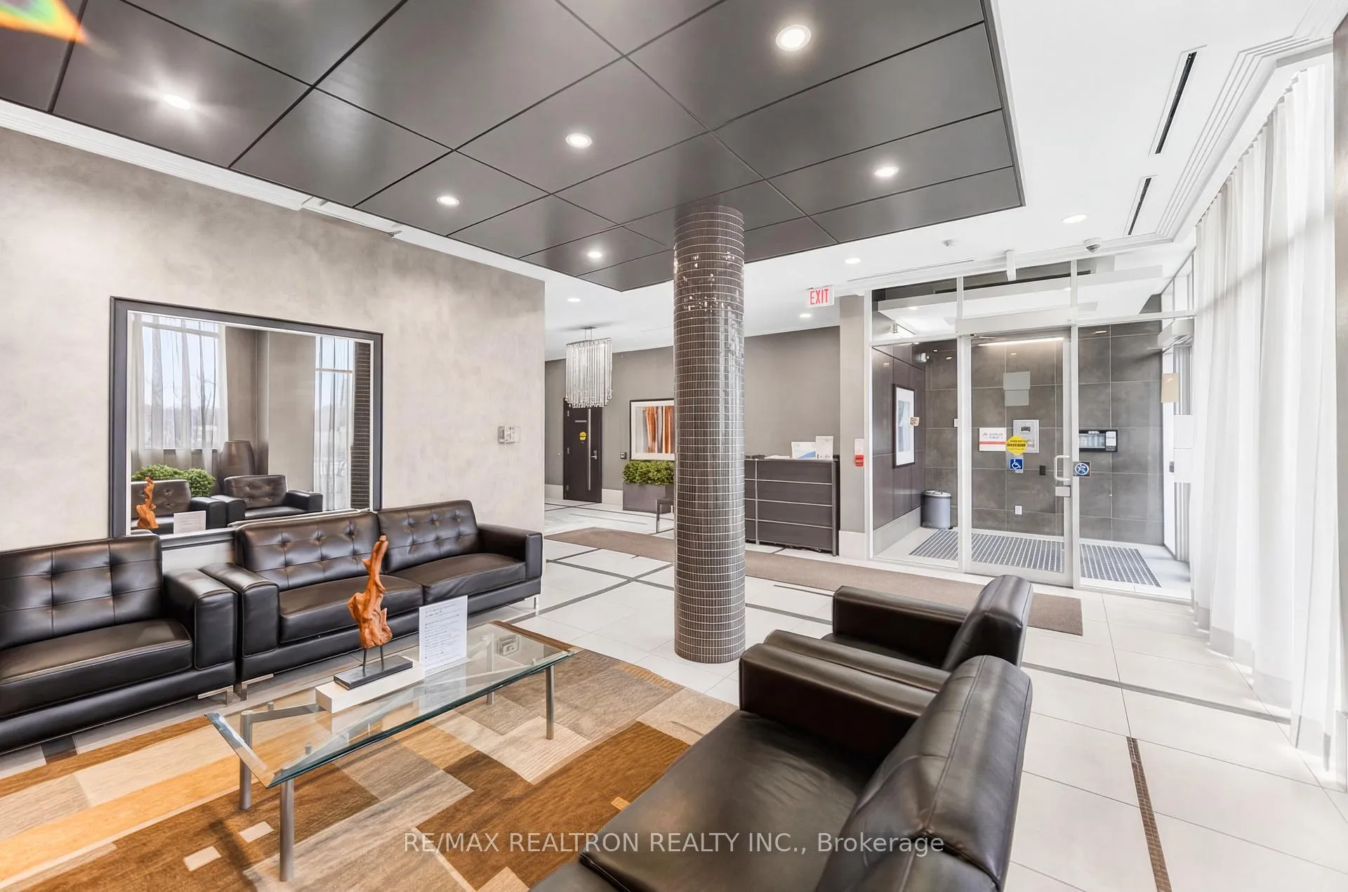 Photo 4 of Unit 303, 111 Upper Duke Crescent, Markham, Unionville — HOMEH