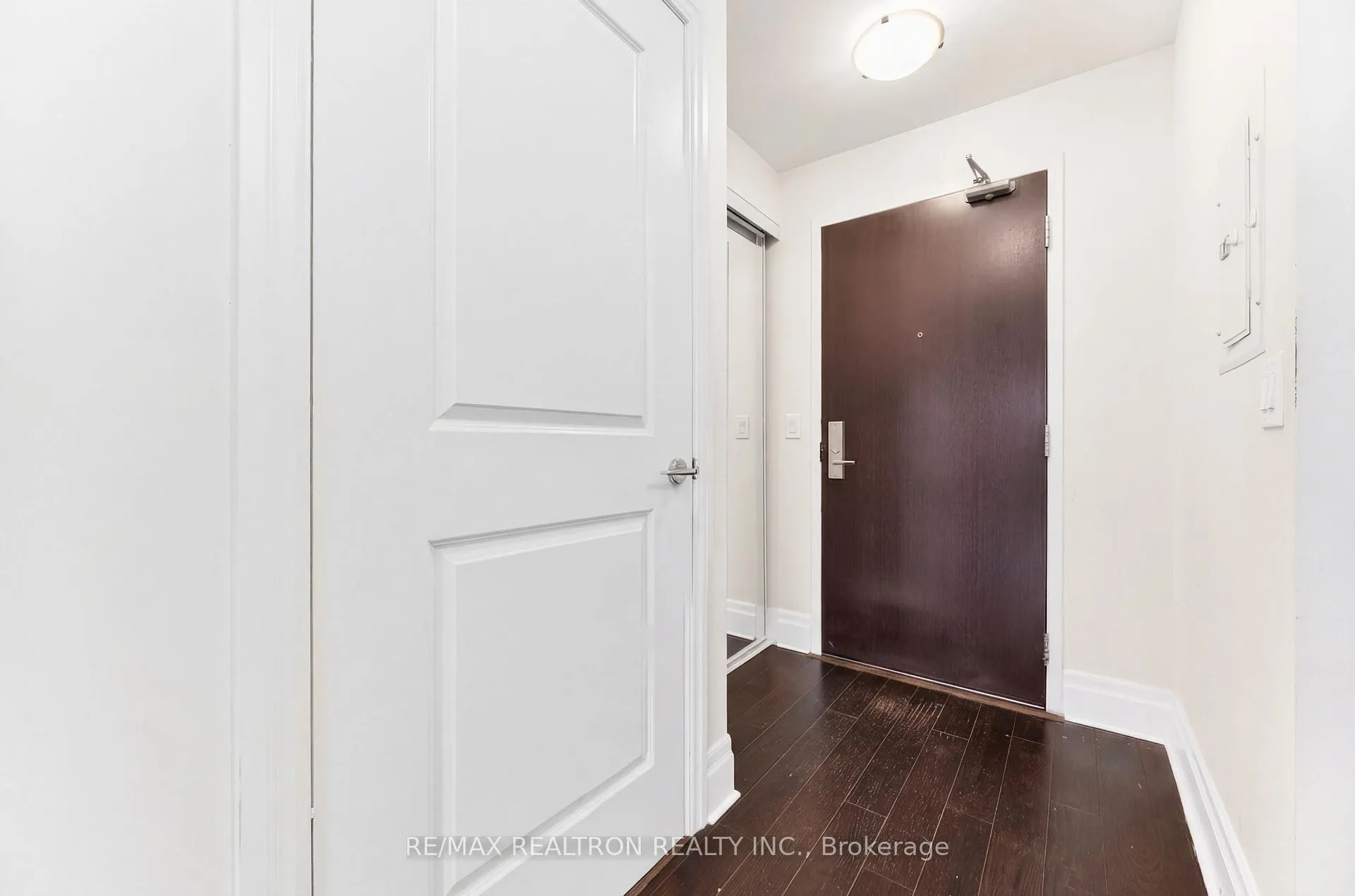 Photo 7 of Unit 303, 111 Upper Duke Crescent, Markham, Unionville — HOMEH