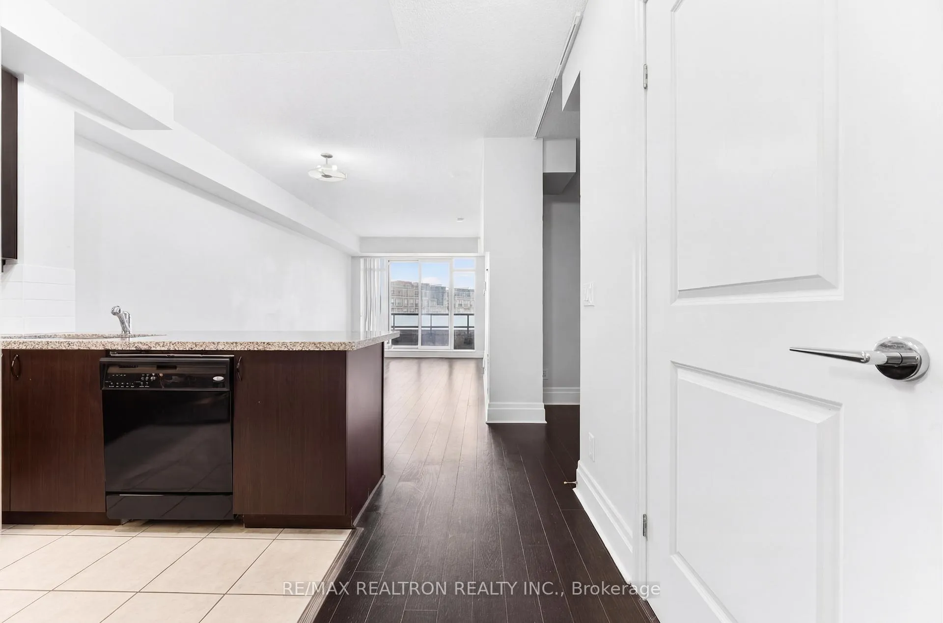 Photo 12 of Unit 303, 111 Upper Duke Crescent, Markham, Unionville — HOMEH