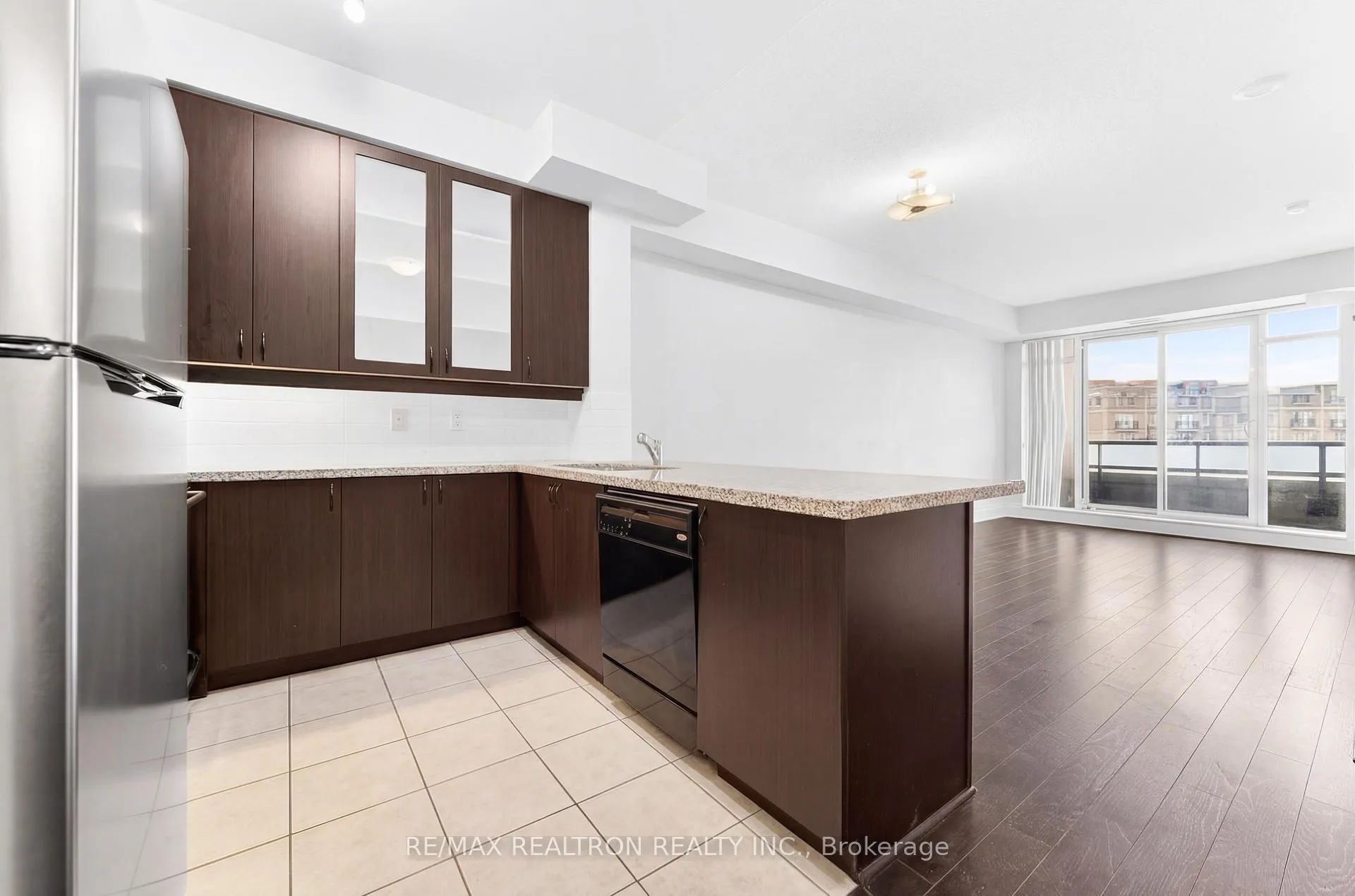 Photo 13 of Unit 303, 111 Upper Duke Crescent, Markham, Unionville — HOMEH