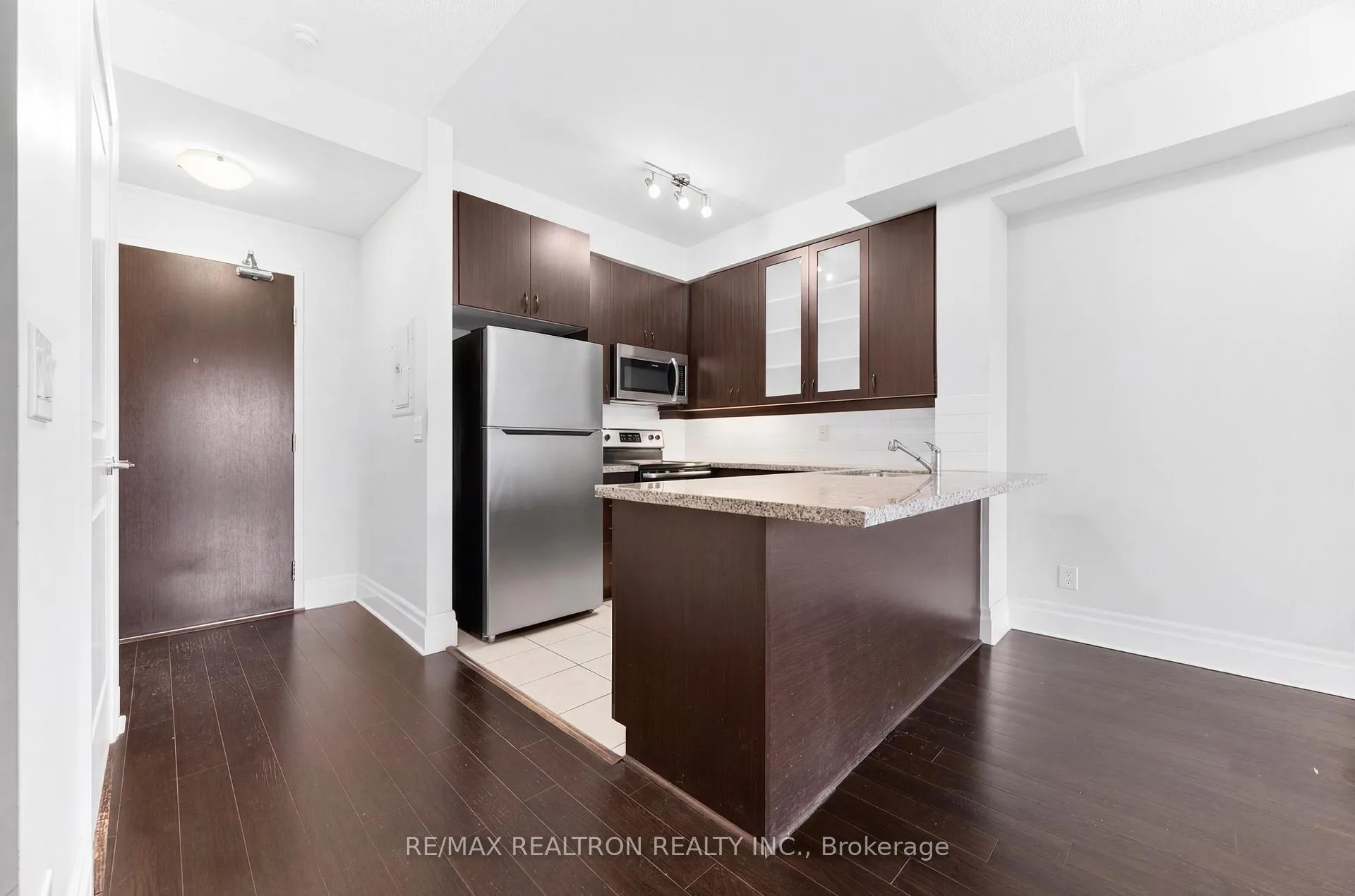 Photo 17 of Unit 303, 111 Upper Duke Crescent, Markham, Unionville — HOMEH