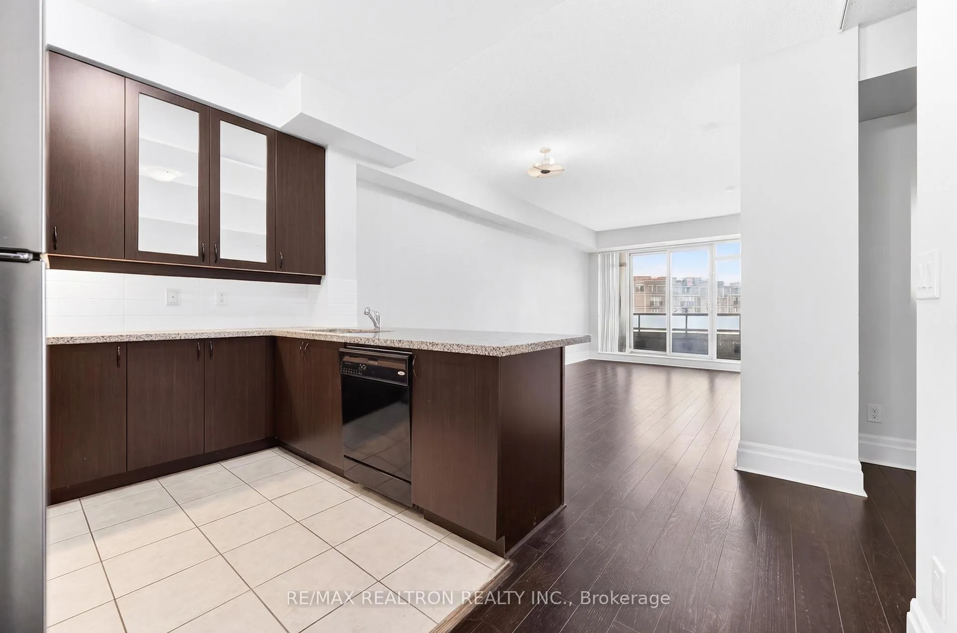 Photo 20 of Unit 303, 111 Upper Duke Crescent, Markham, Unionville — HOMEH
