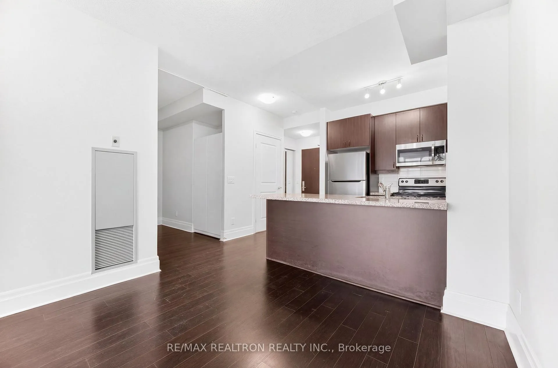 Photo 22 of Unit 303, 111 Upper Duke Crescent, Markham, Unionville — HOMEH
