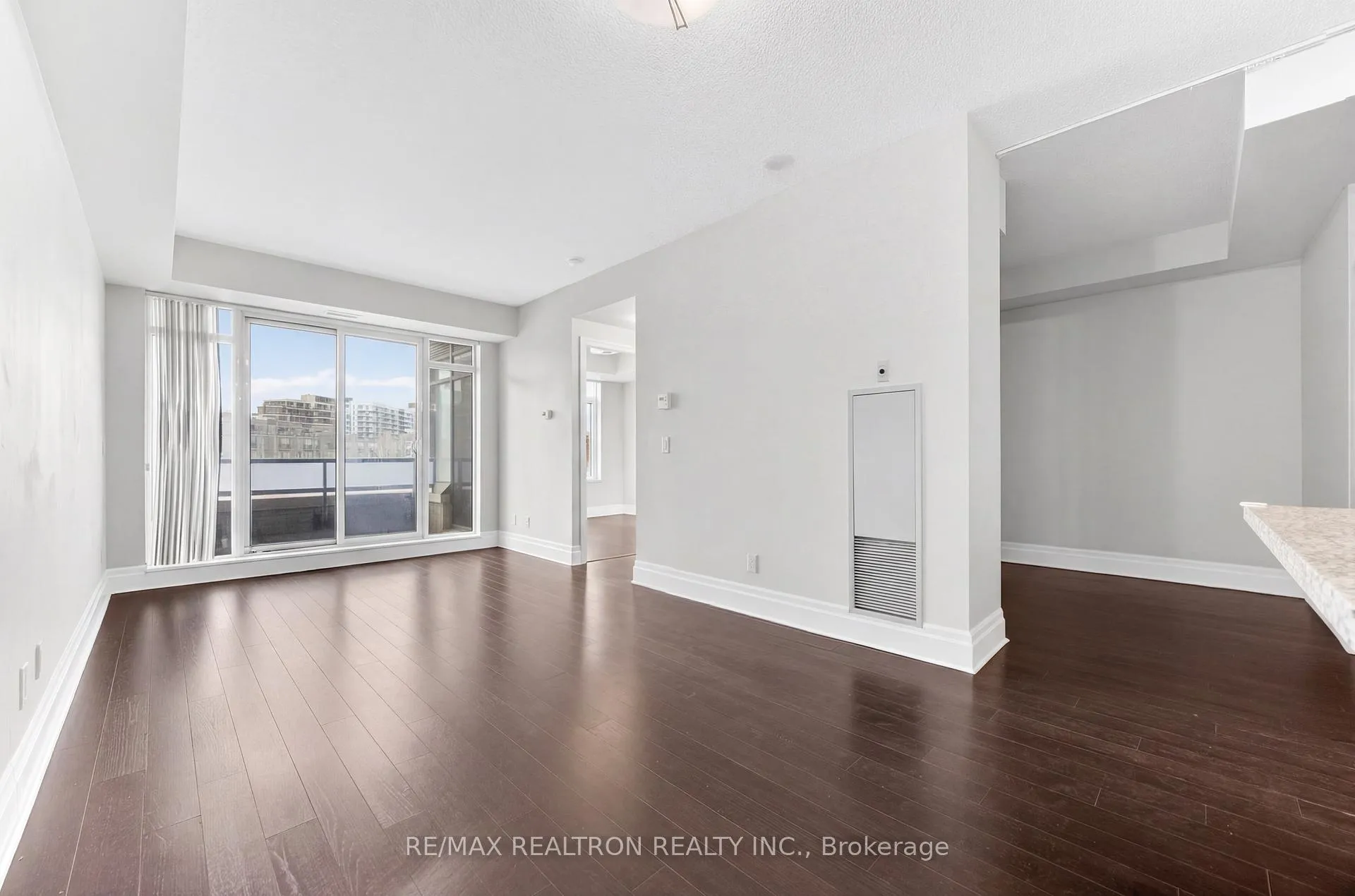 Photo 24 of Unit 303, 111 Upper Duke Crescent, Markham, Unionville — HOMEH