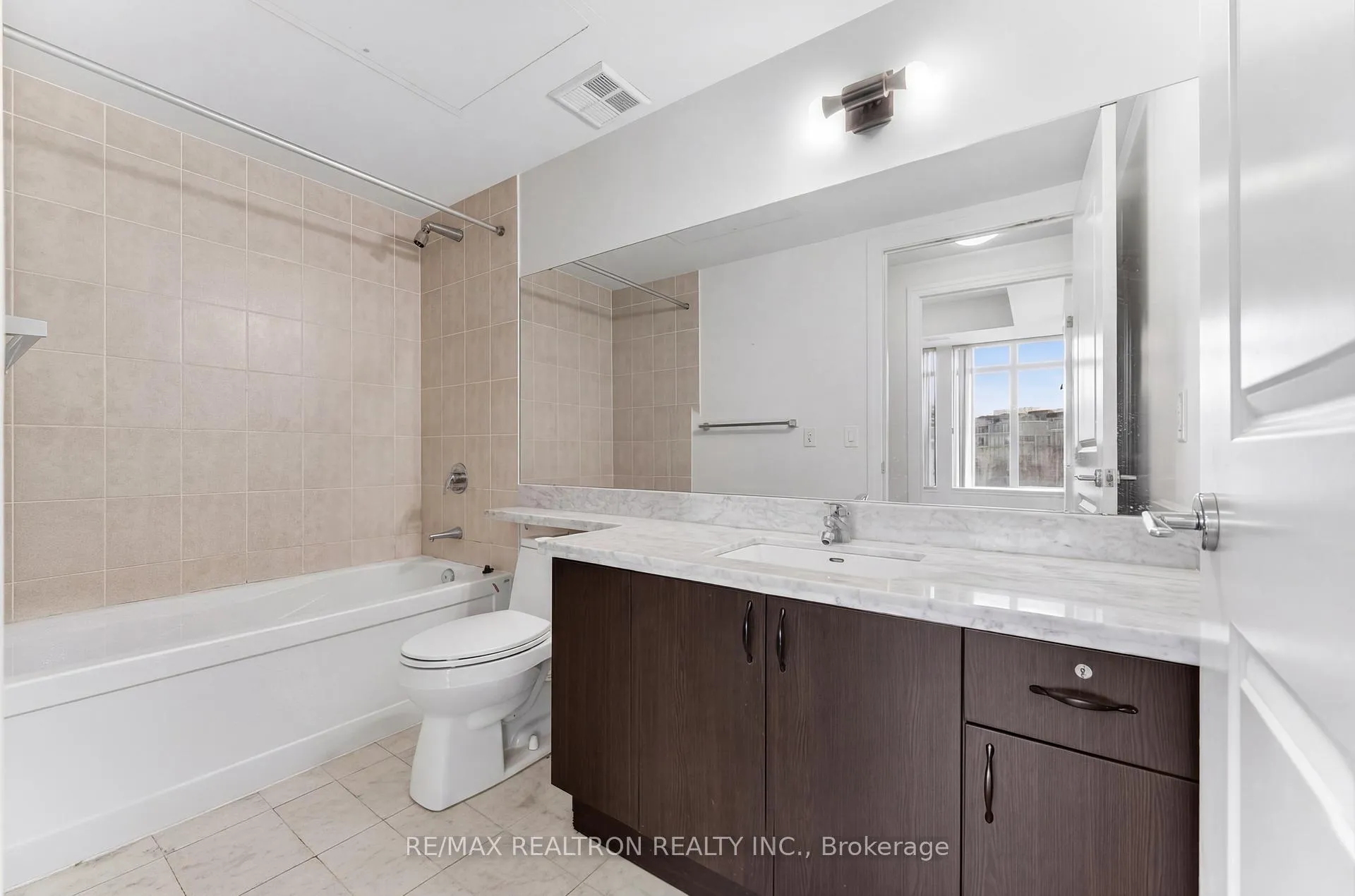Photo 28 of Unit 303, 111 Upper Duke Crescent, Markham, Unionville — HOMEH