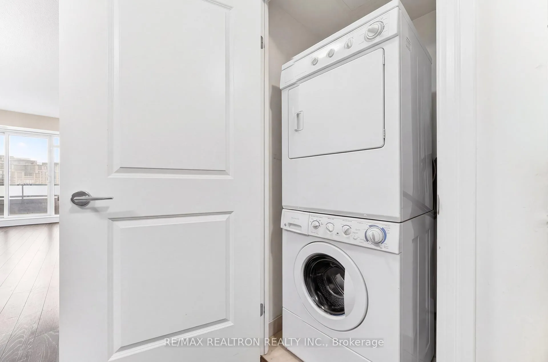 Photo 32 of Unit 303, 111 Upper Duke Crescent, Markham, Unionville — HOMEH