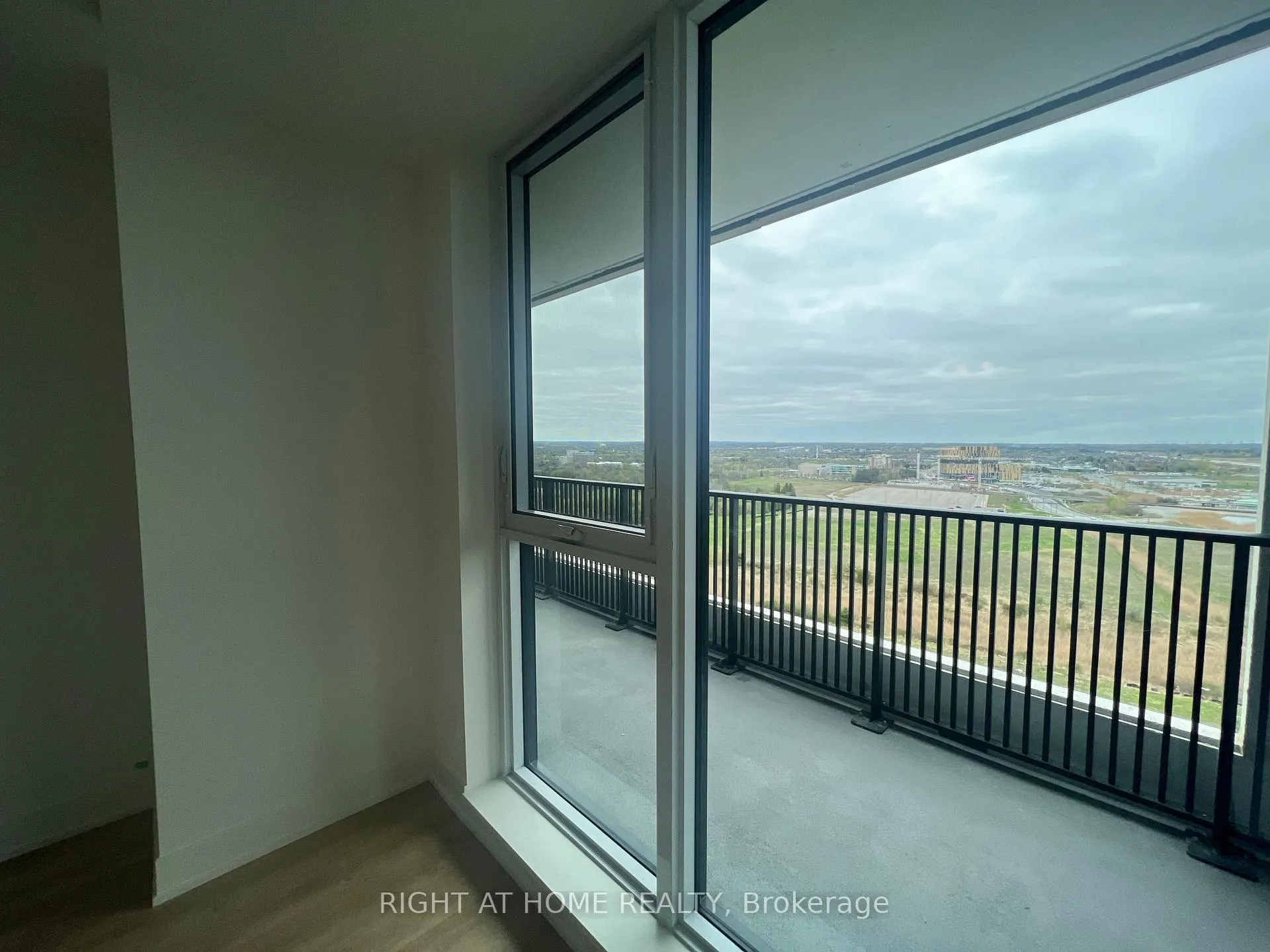 Photo 6 of Unit 1819, 56 Andre Degrasse Street, Markham, Unionville — HOMEH