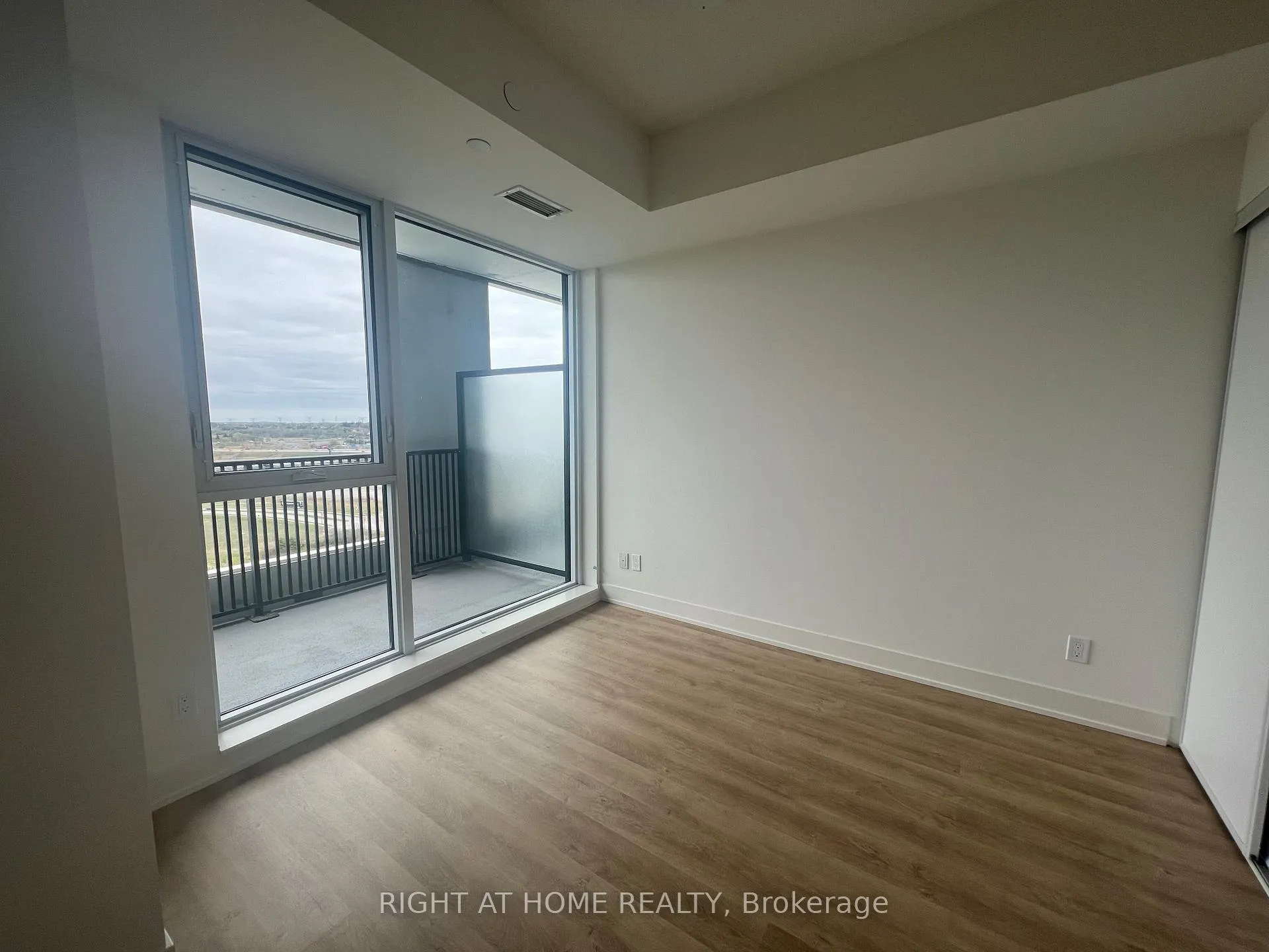 Photo 7 of Unit 1819, 56 Andre Degrasse Street, Markham, Unionville — HOMEH