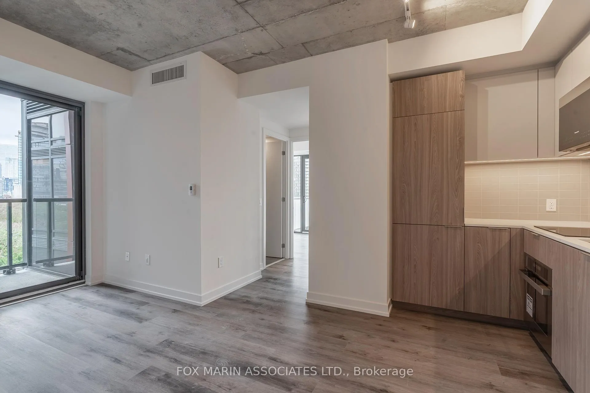 Photo 4 of Unit 825, 28 Eastern Avenue, Toronto, Moss Park — HOMEH