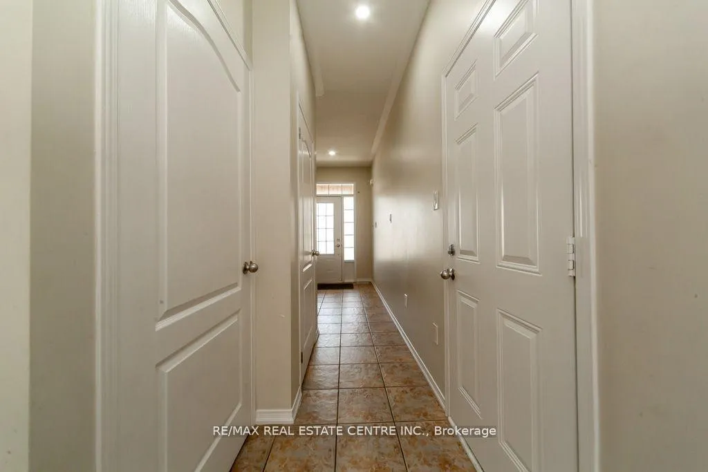 Photo 3 of 130 Sussexvale Drive, Brampton, Sandringham-Wellington — HOMEH