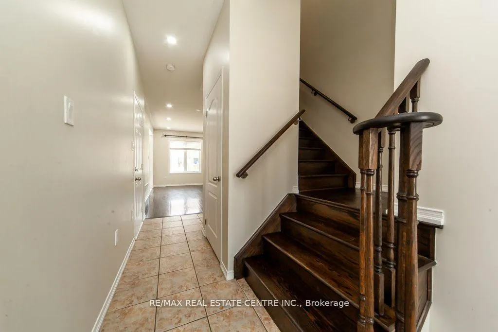 Photo 6 of 130 Sussexvale Drive, Brampton, Sandringham-Wellington — HOMEH