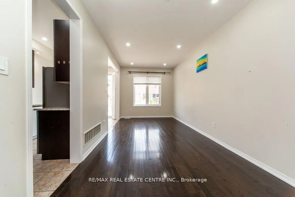 Photo 7 of 130 Sussexvale Drive, Brampton, Sandringham-Wellington — HOMEH