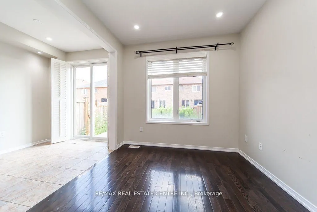 Photo 8 of 130 Sussexvale Drive, Brampton, Sandringham-Wellington — HOMEH