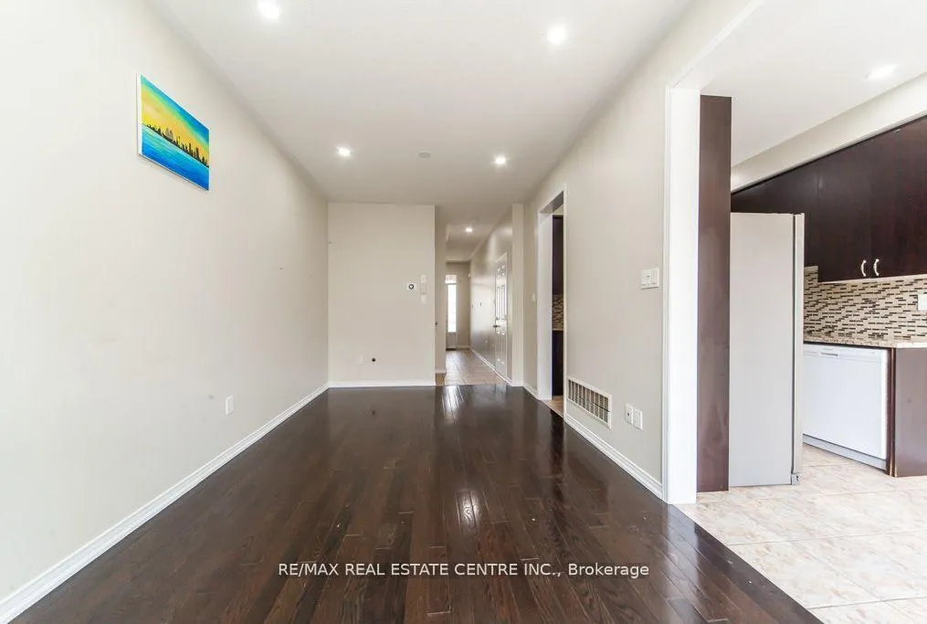 Photo 10 of 130 Sussexvale Drive, Brampton, Sandringham-Wellington — HOMEH