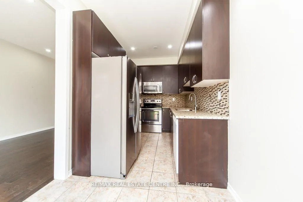 Photo 13 of 130 Sussexvale Drive, Brampton, Sandringham-Wellington — HOMEH