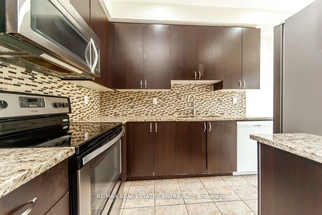 Photo 16 of 130 Sussexvale Drive, Brampton, Sandringham-Wellington — HOMEH