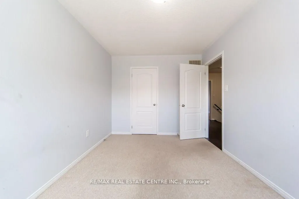 Photo 28 of 130 Sussexvale Drive, Brampton, Sandringham-Wellington — HOMEH