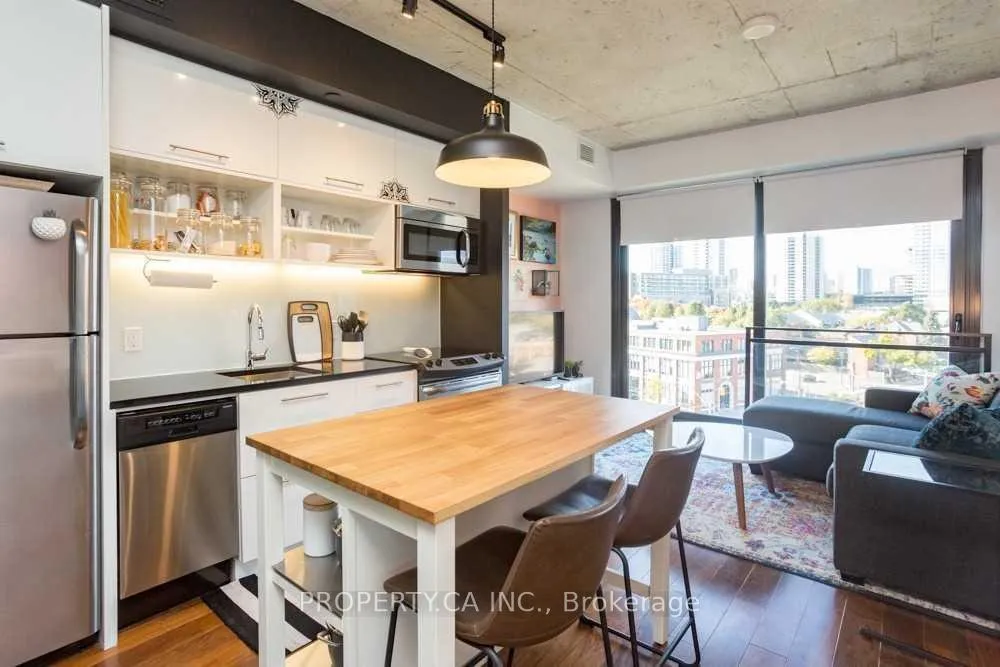 Photo 2 of Unit 720, 51 Trolley Crescent, Toronto, Moss Park — HOMEH