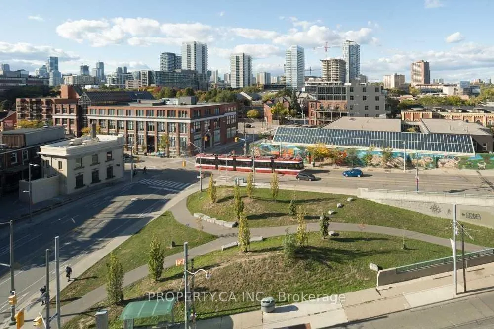 Photo 8 of Unit 720, 51 Trolley Crescent, Toronto, Moss Park — HOMEH