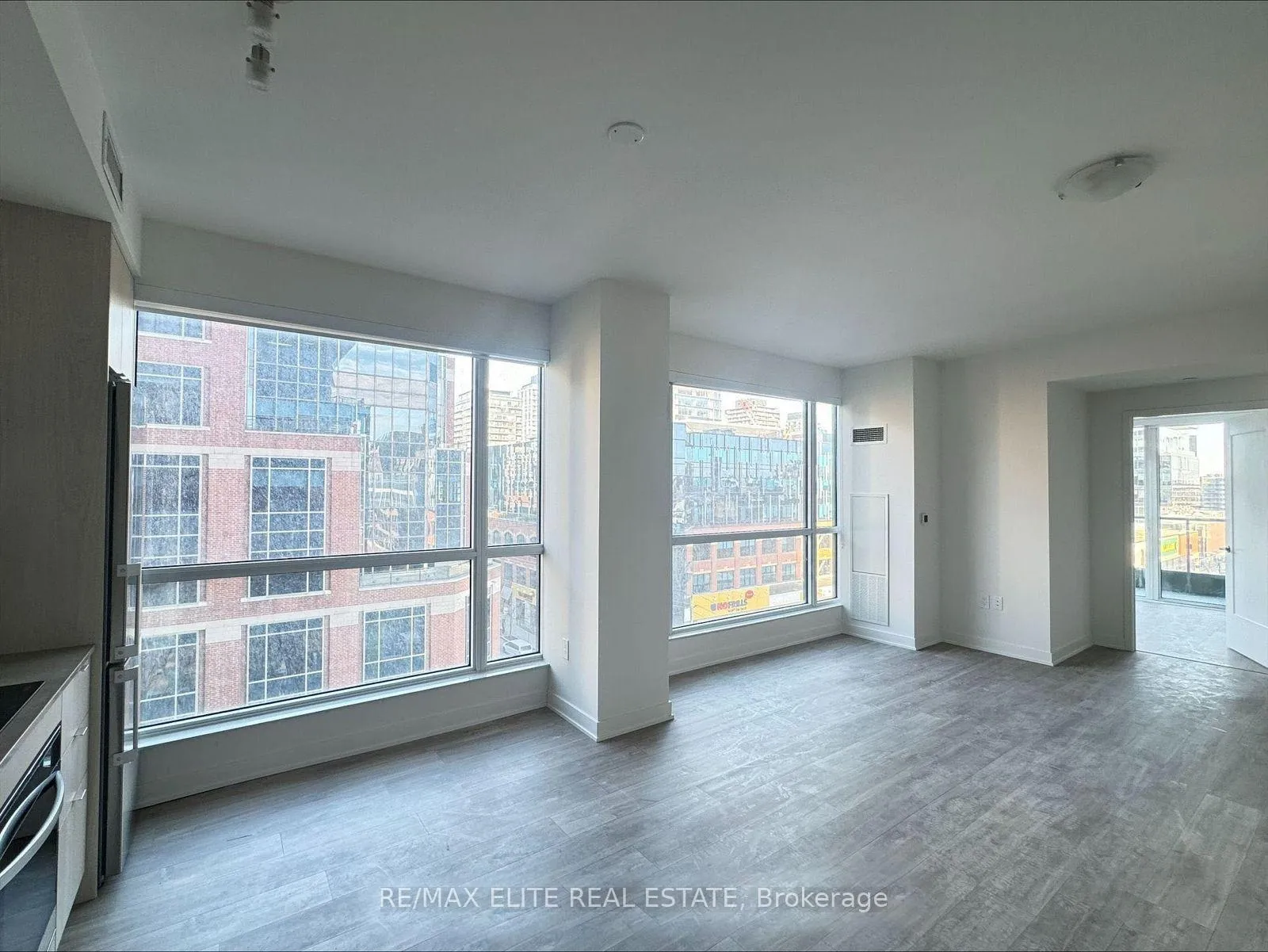 Photo 3 of Unit 602 E, 70 Princess Street E, Toronto, Waterfront Communities — HOMEH