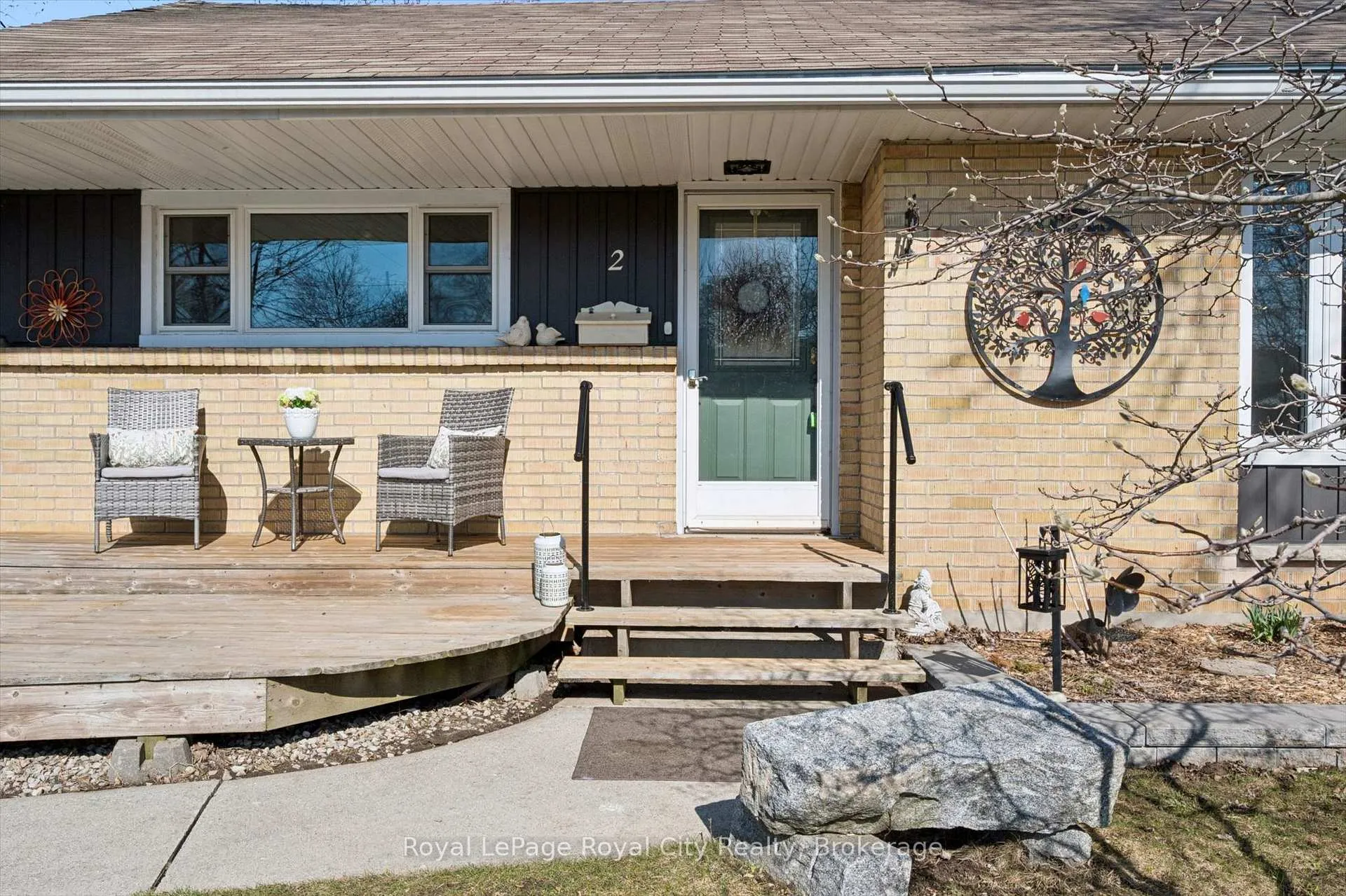 Photo 3 of 2 Cadillac Drive, Guelph, St. George's — HOMEH