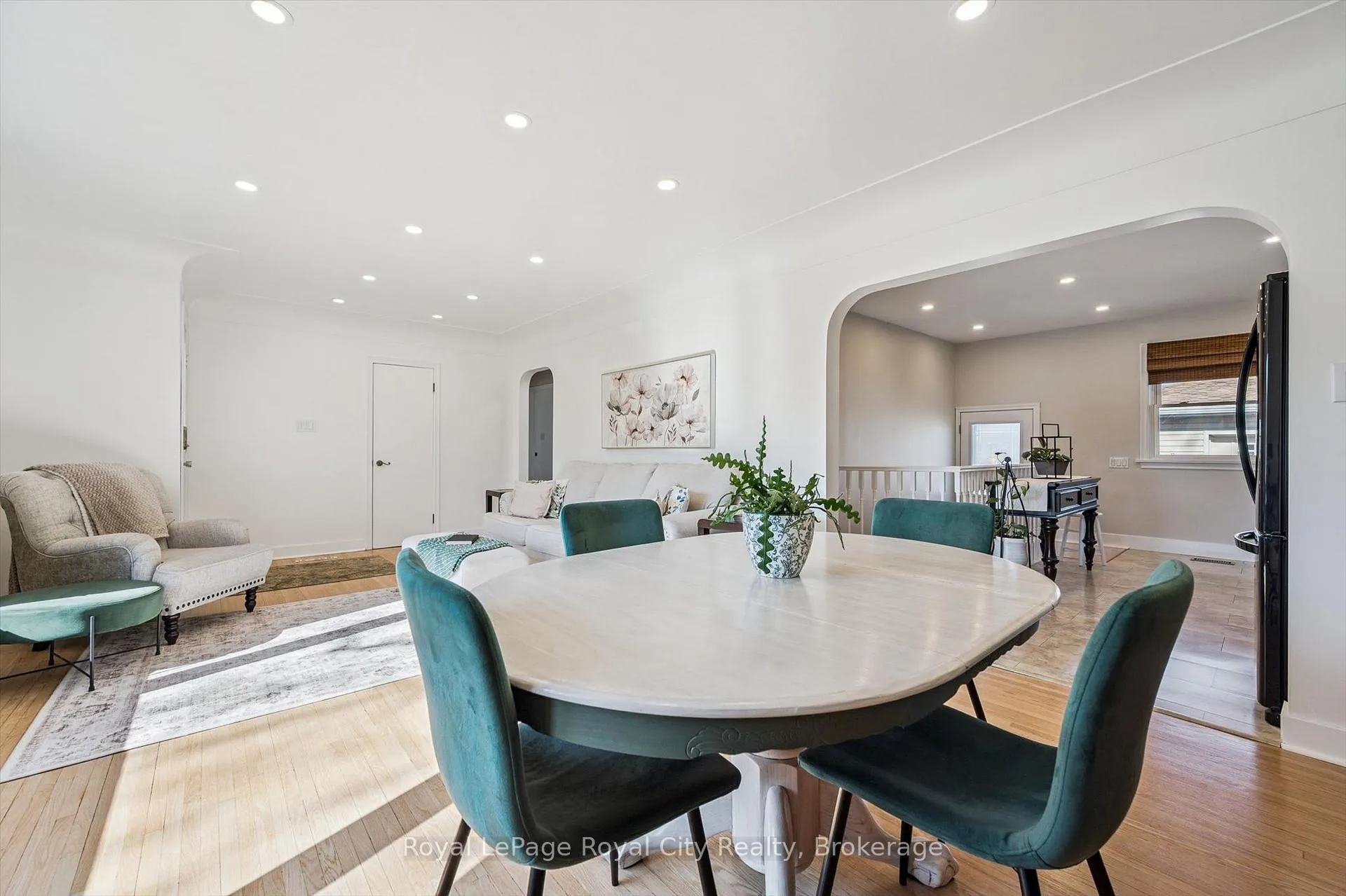 Photo 9 of 2 Cadillac Drive, Guelph, St. George's — HOMEH